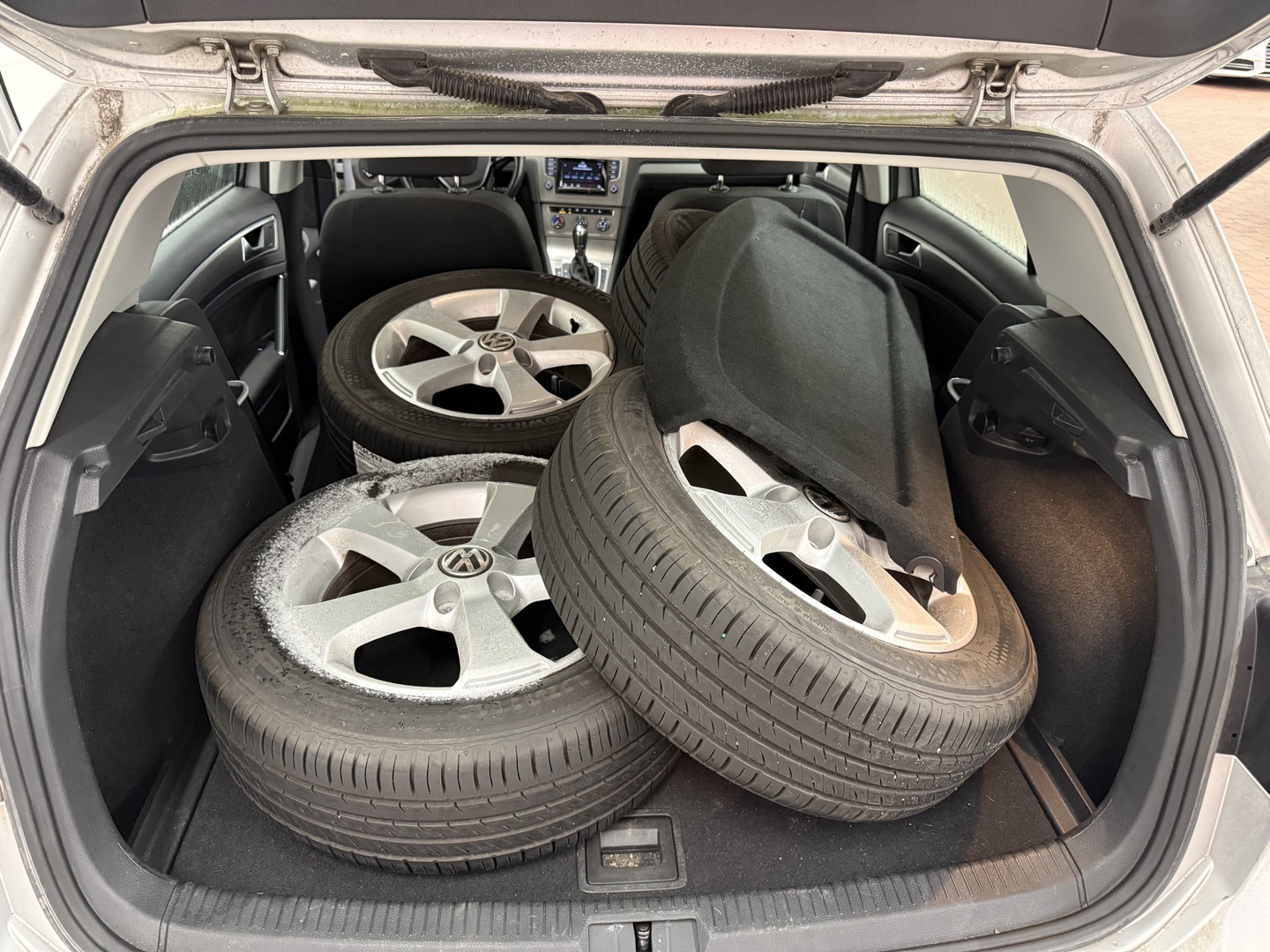 VOLKSWAGEN Golf 2014