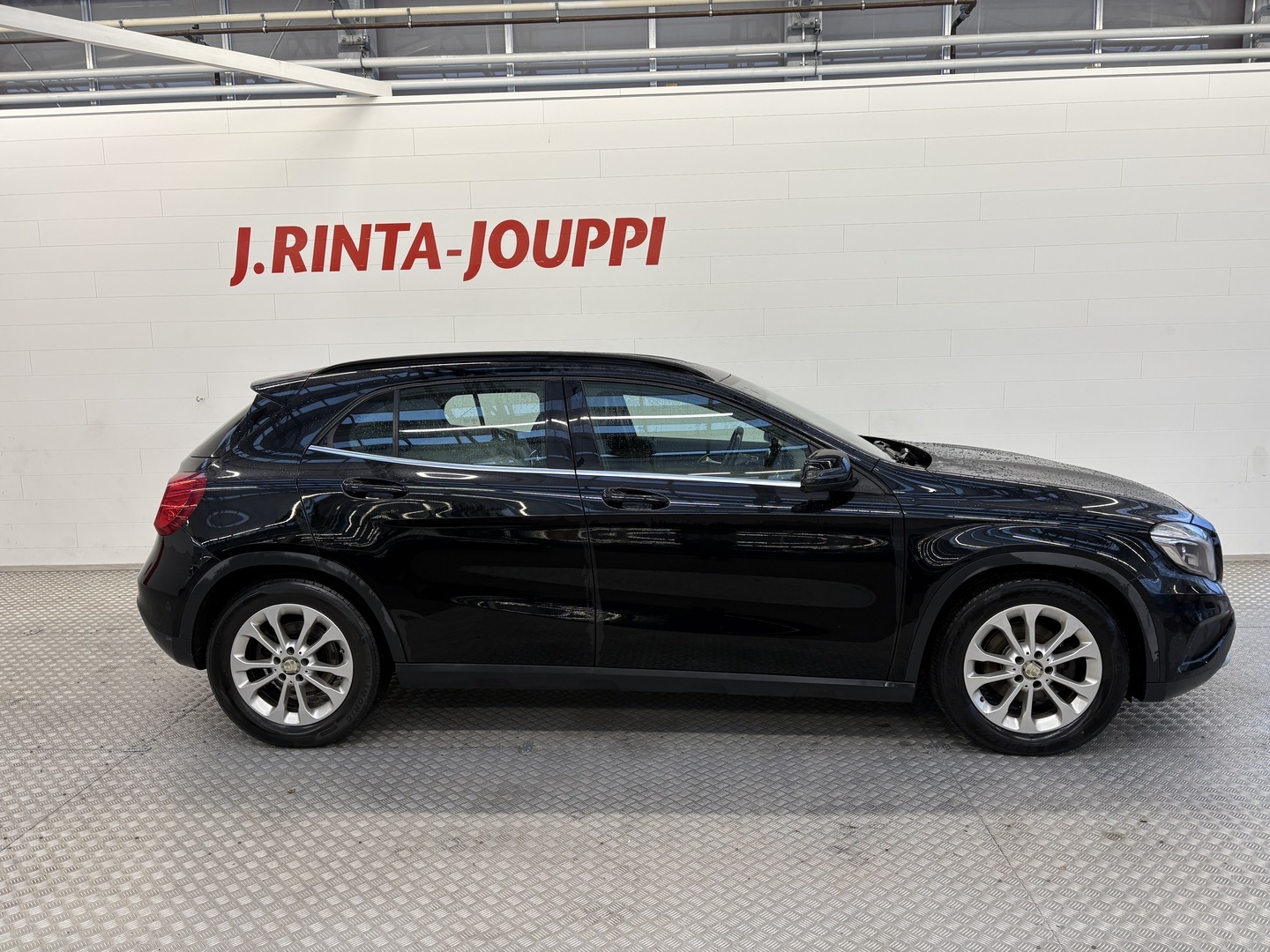 MERCEDES-BENZ GLA 2015