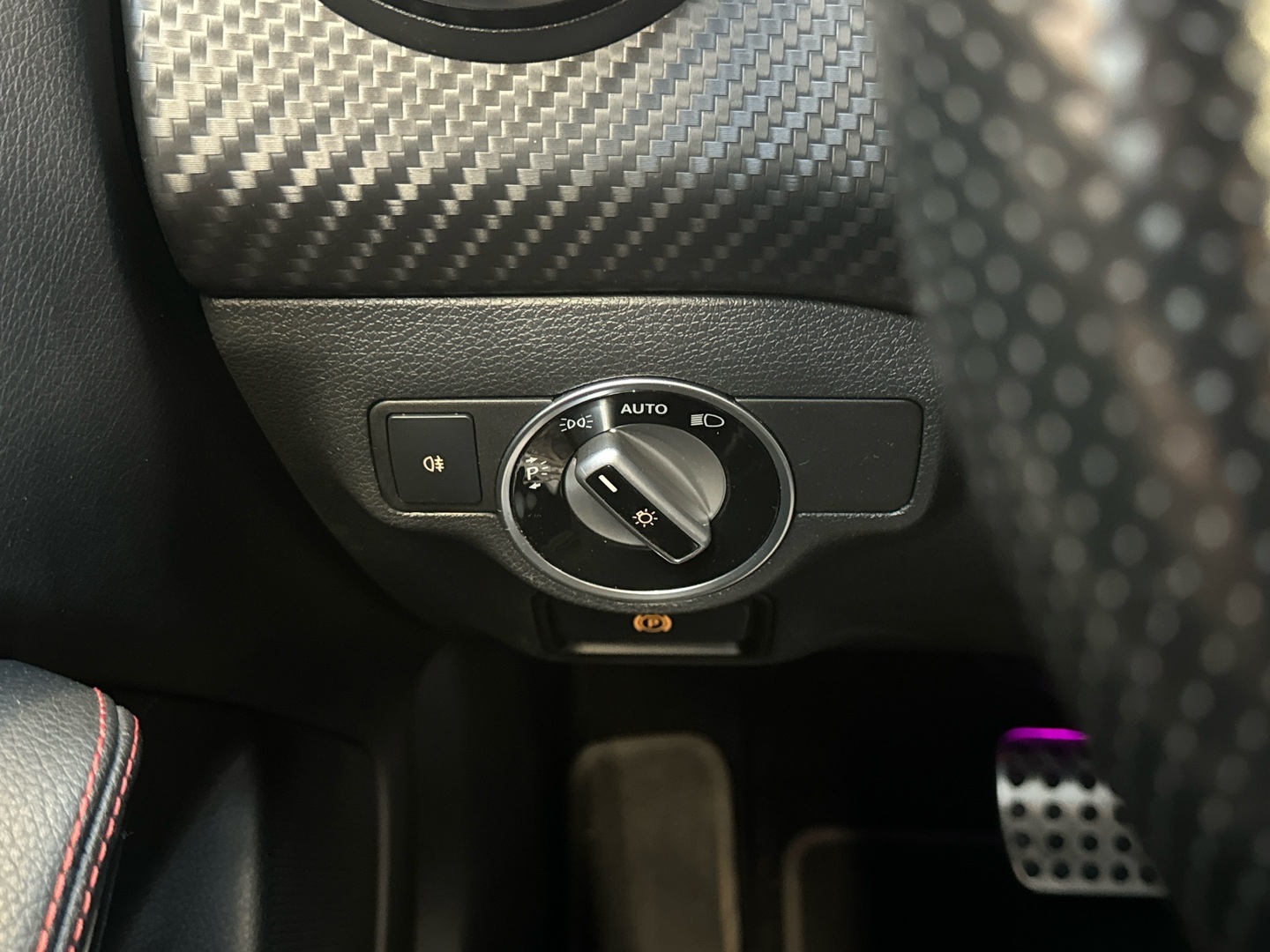 MERCEDES-BENZ A 2016