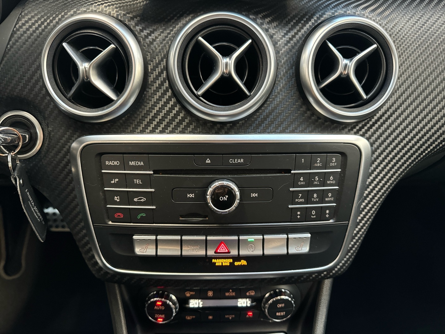 MERCEDES-BENZ A 2016