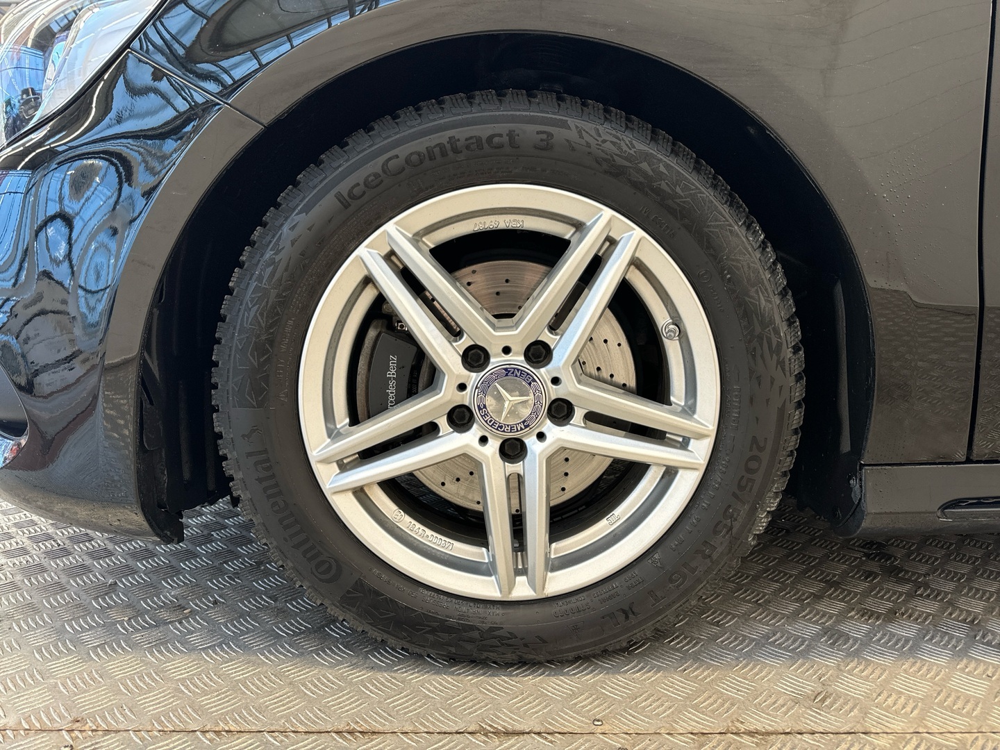 MERCEDES-BENZ A 2016