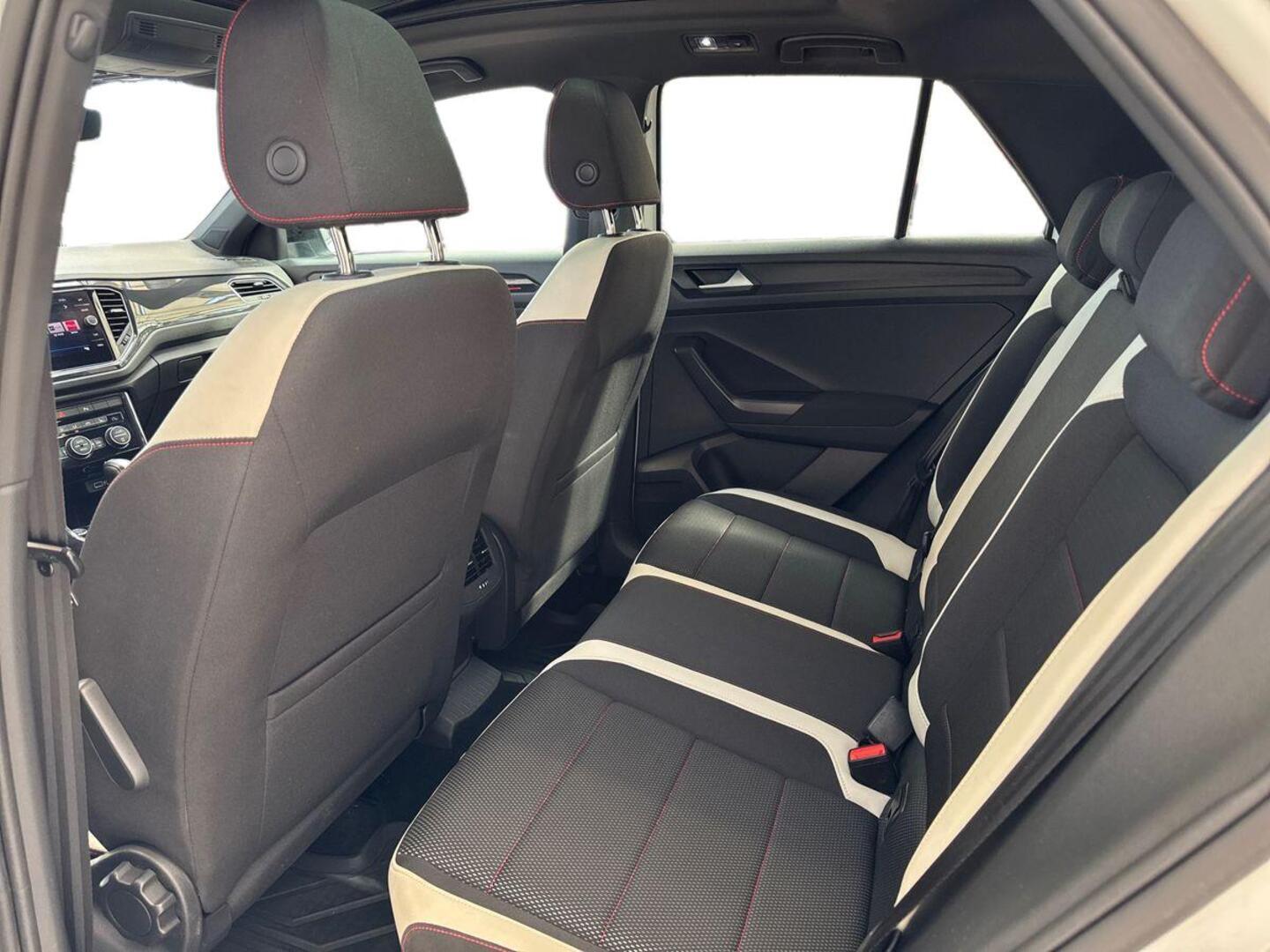 VOLKSWAGEN T-Roc 10