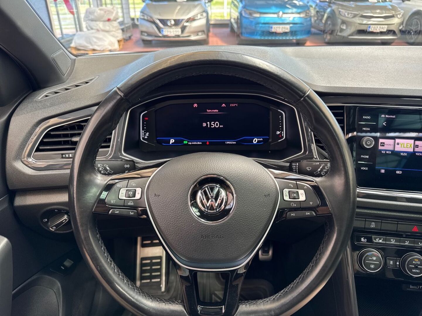 VOLKSWAGEN T-Roc 17