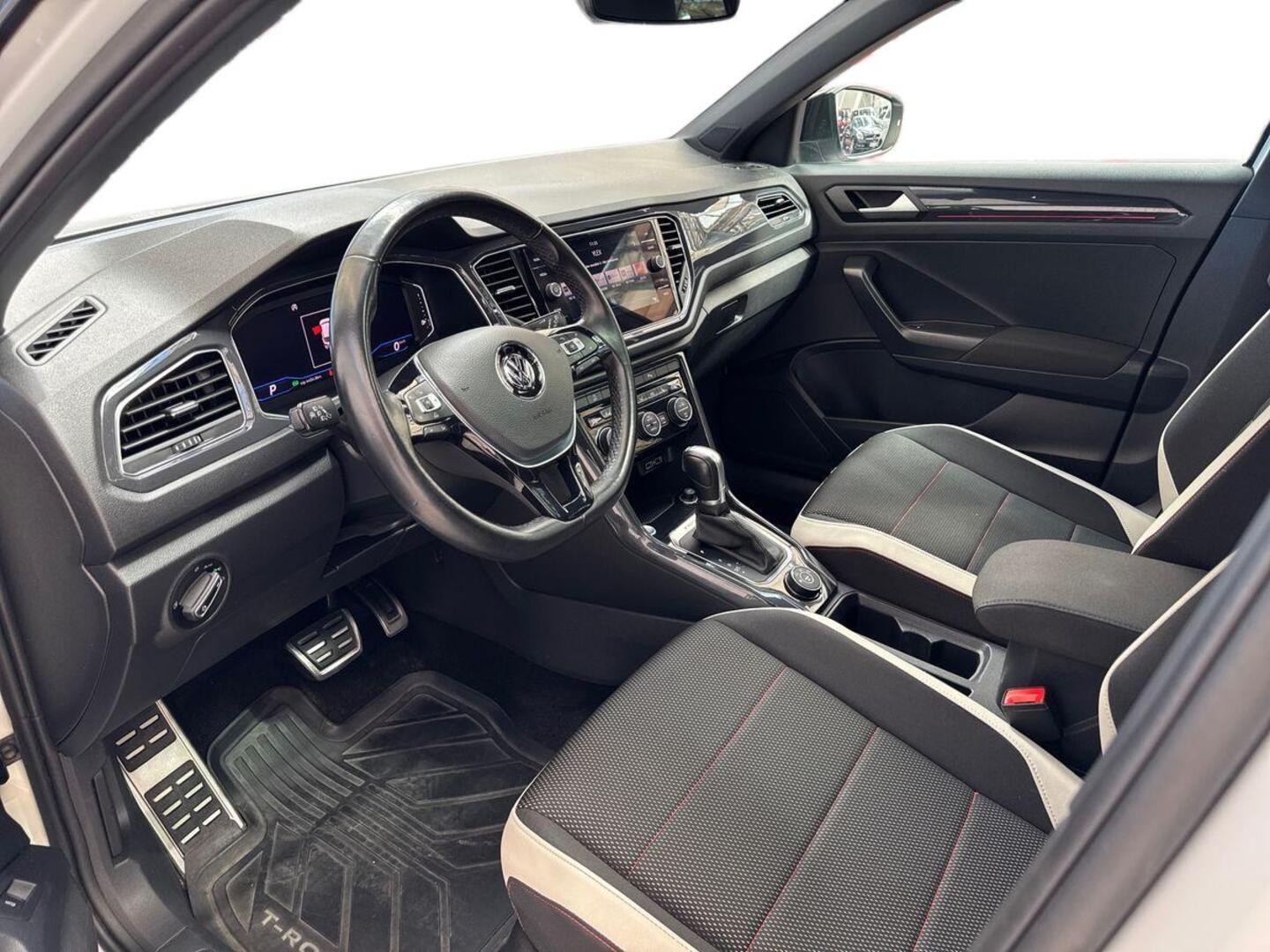 VOLKSWAGEN T-Roc 7