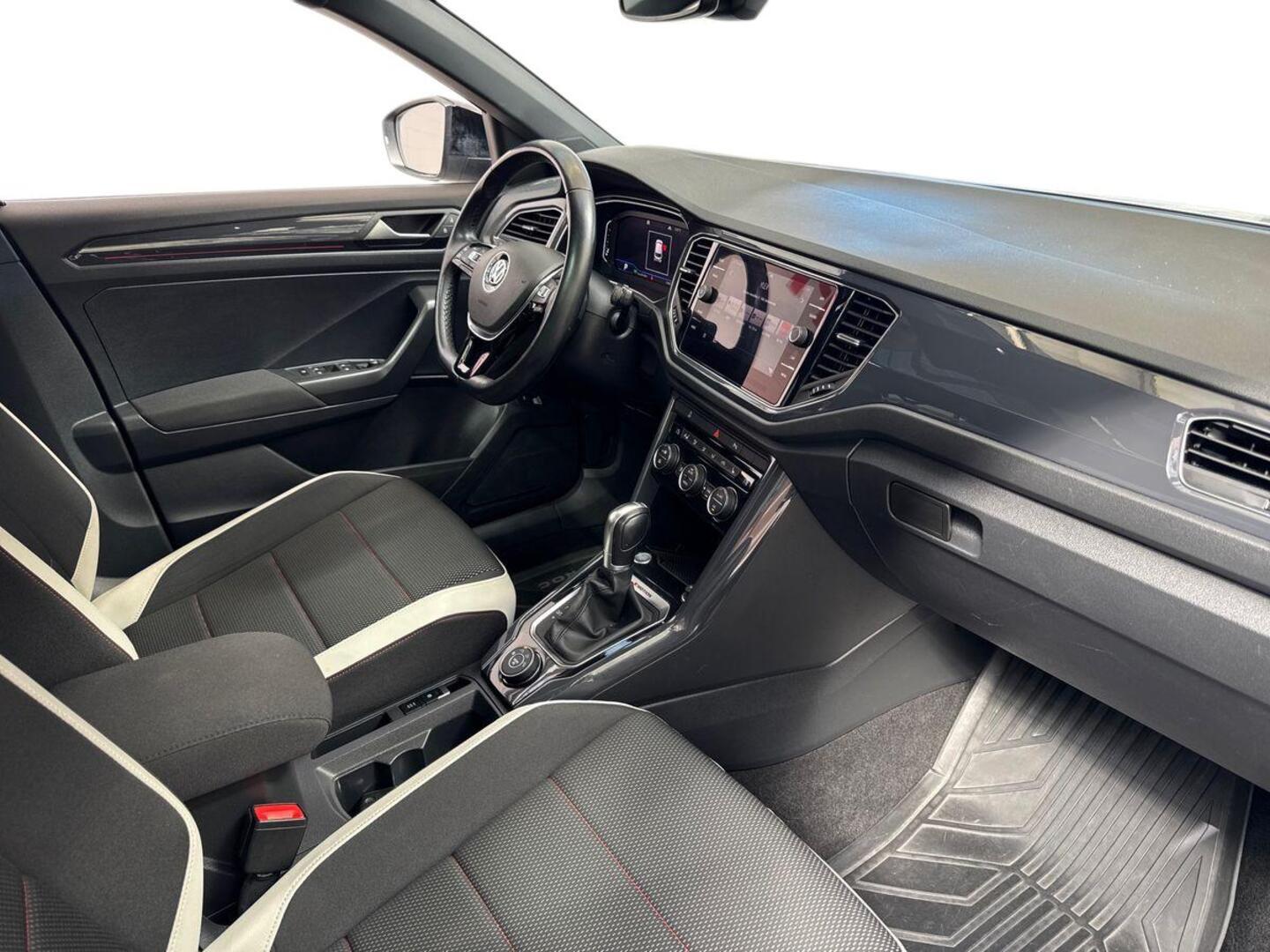 VOLKSWAGEN T-Roc 9