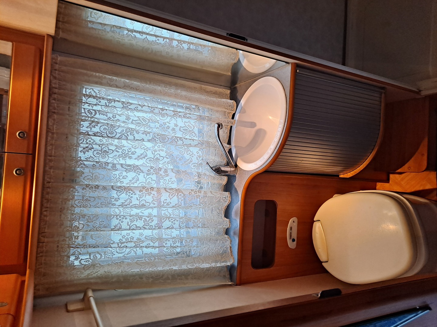 ADRIA STARGO 670 SP 2003