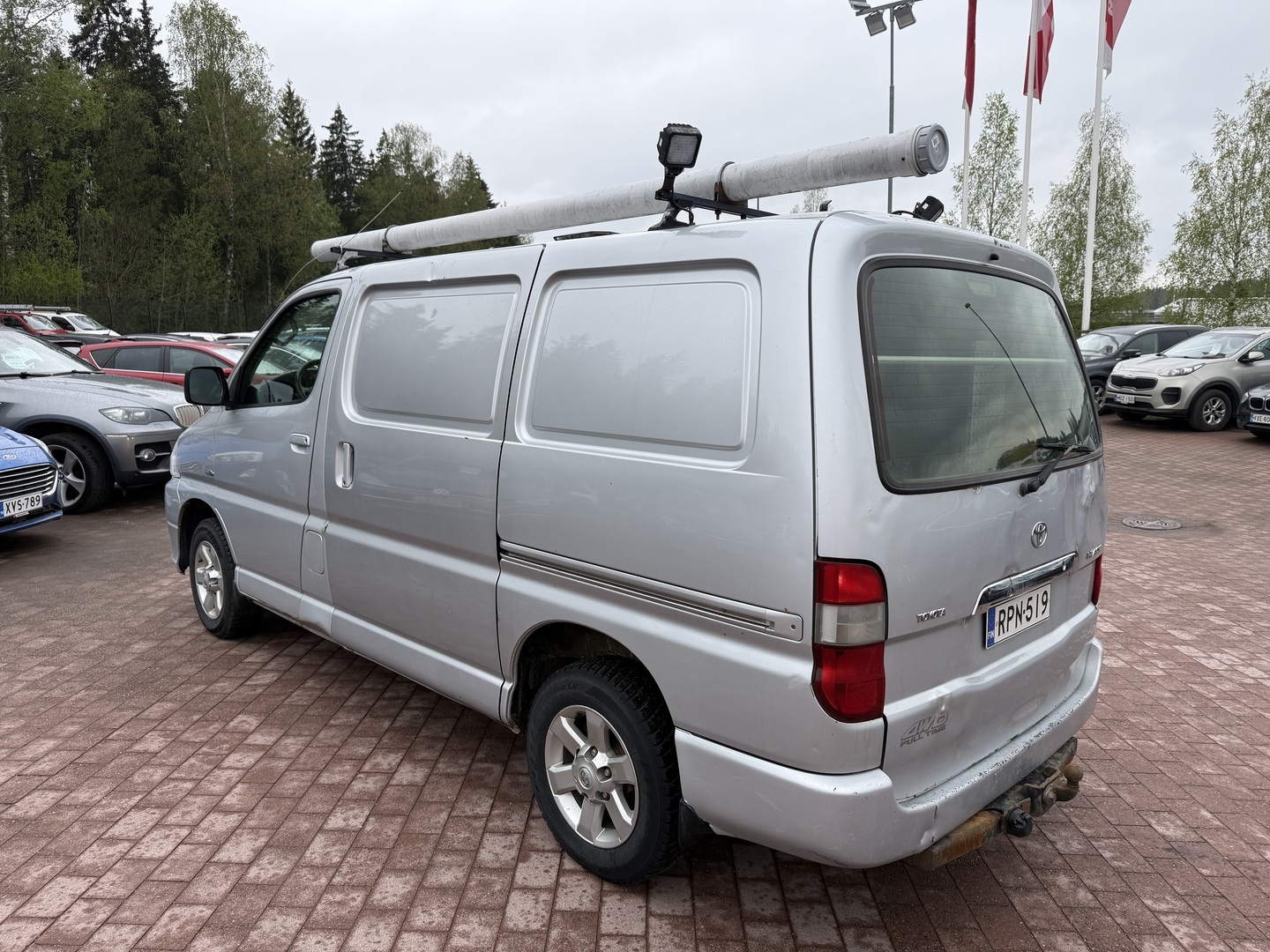 TOYOTA Hiace 2010