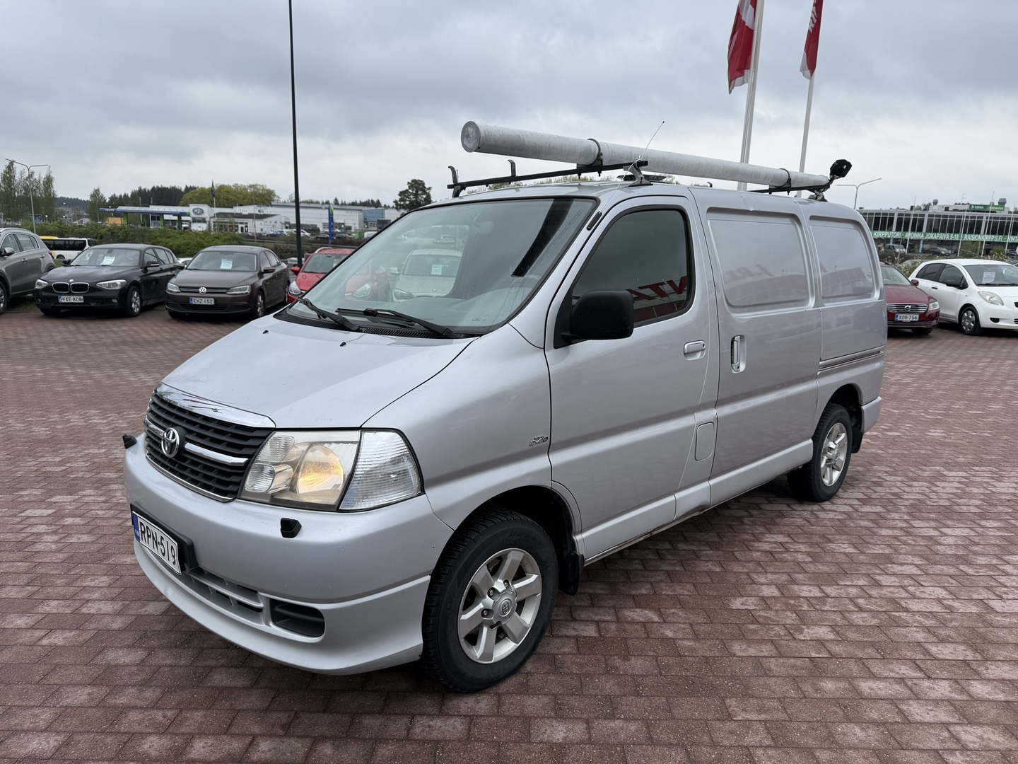 TOYOTA Hiace 2010