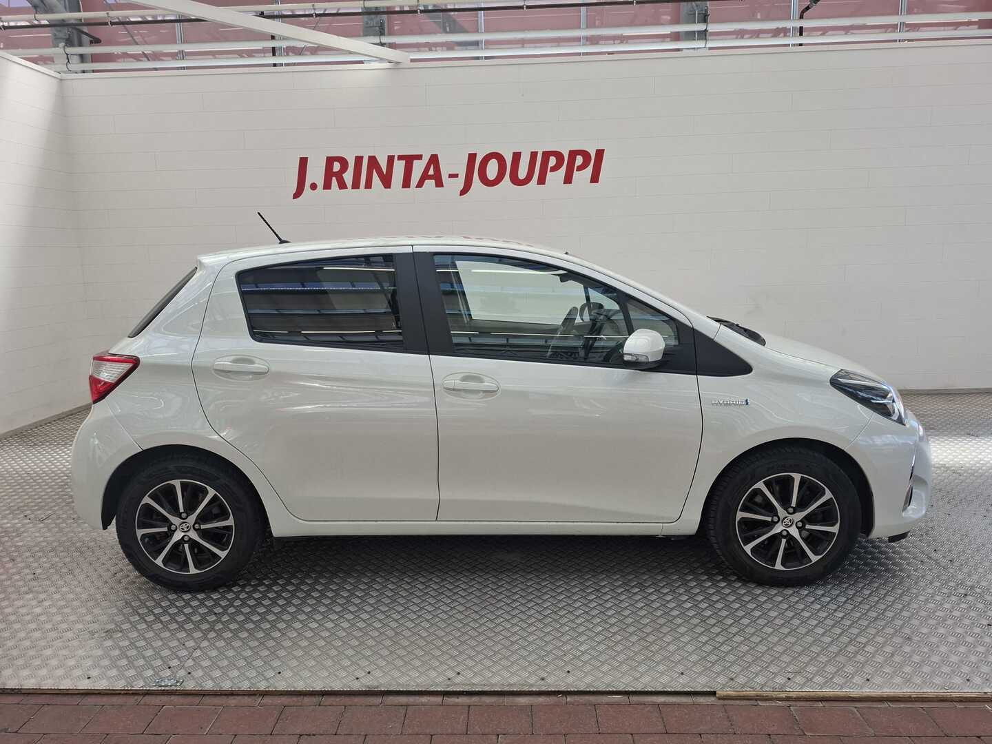 TOYOTA Yaris 2019