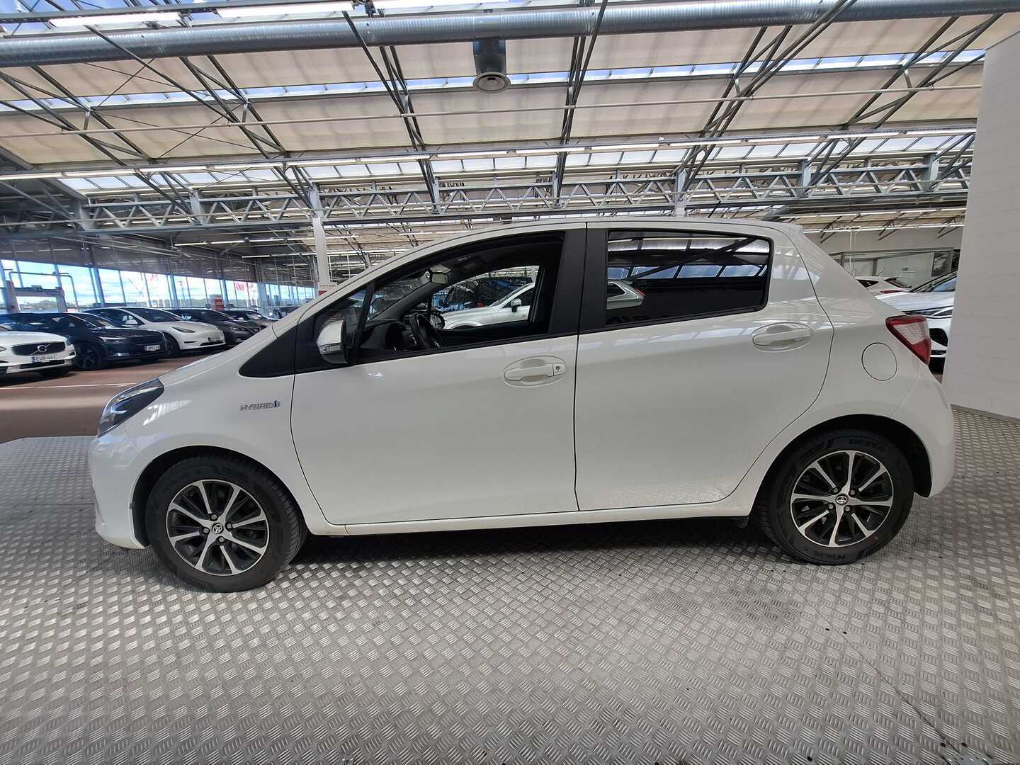 TOYOTA Yaris 2019
