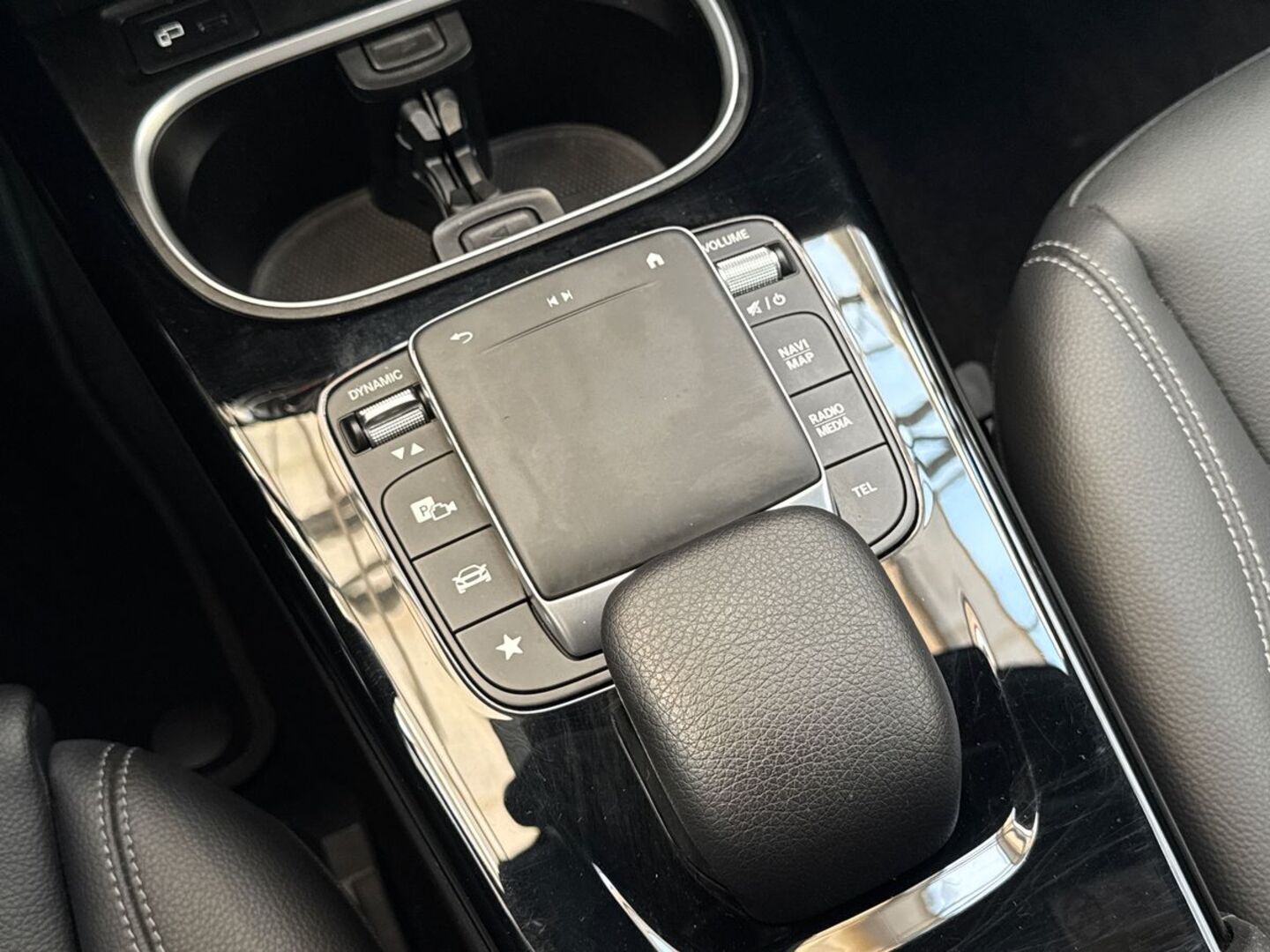 MERCEDES-BENZ CLA 19