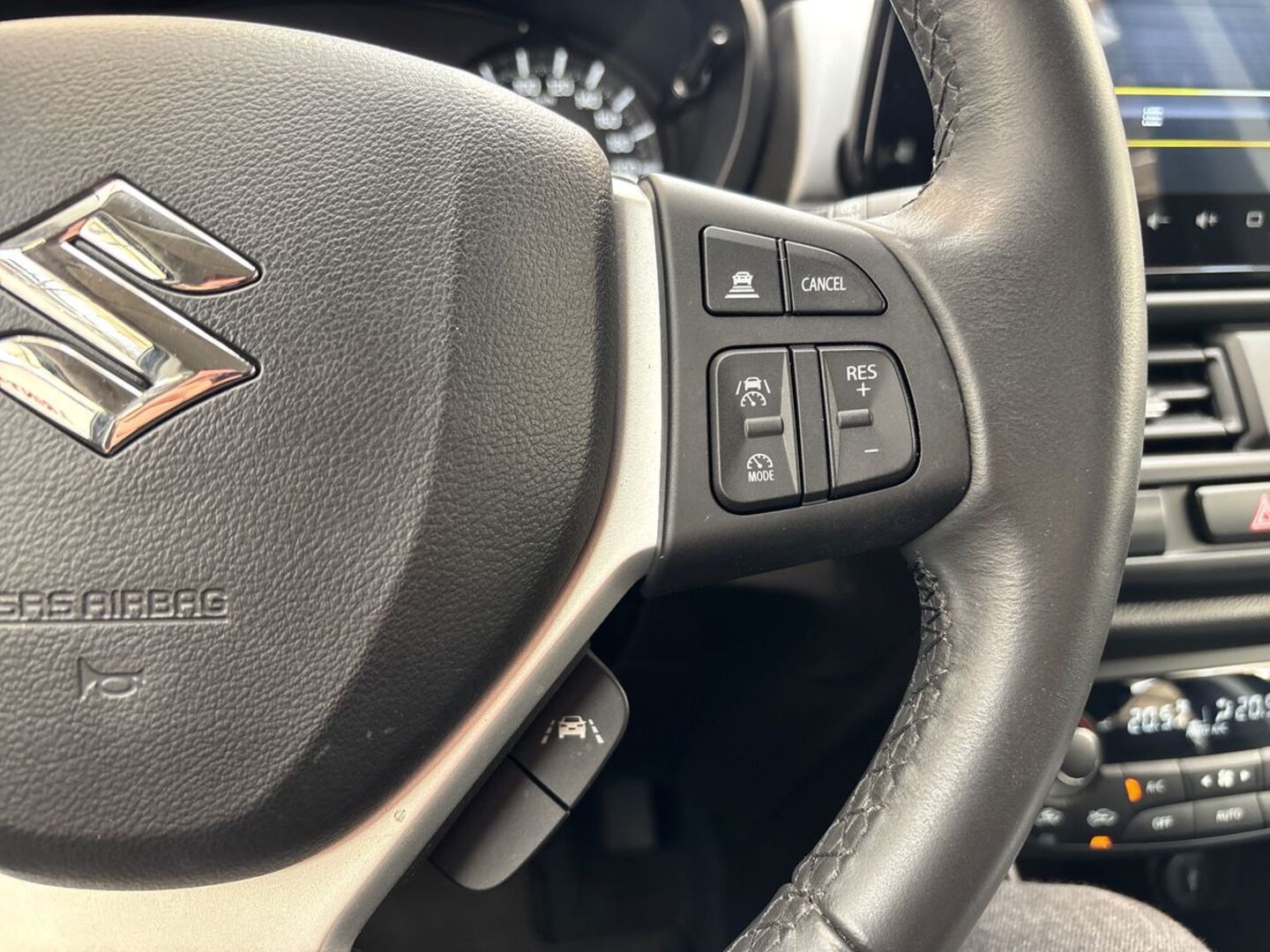 SUZUKI S-Cross 17