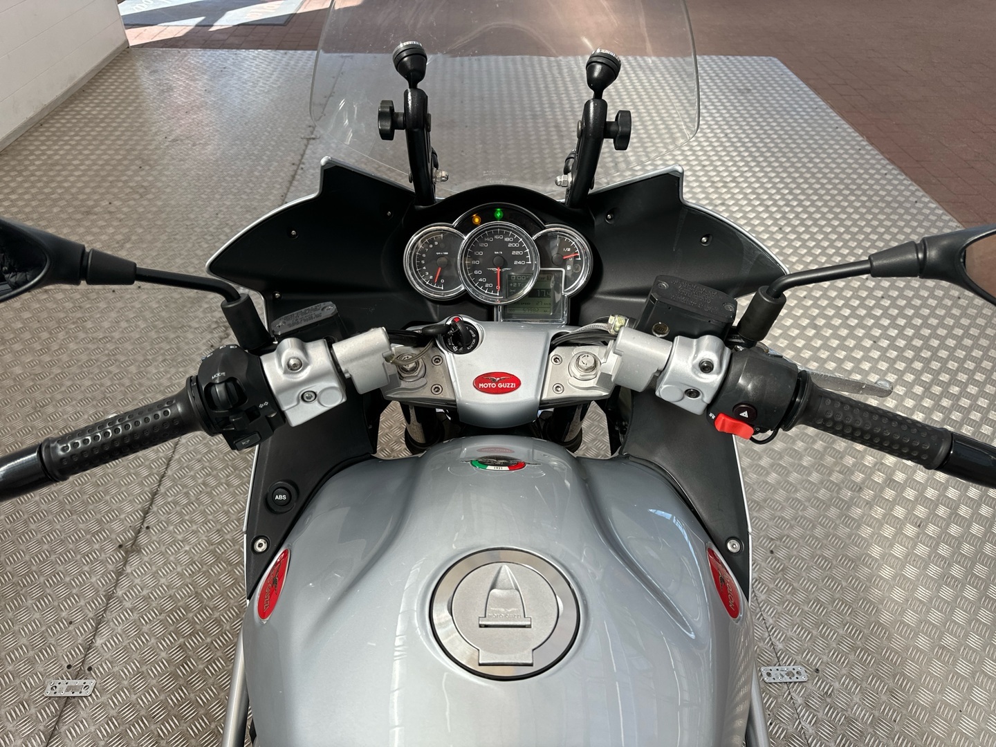 MOTO GUZZI Norge 2006