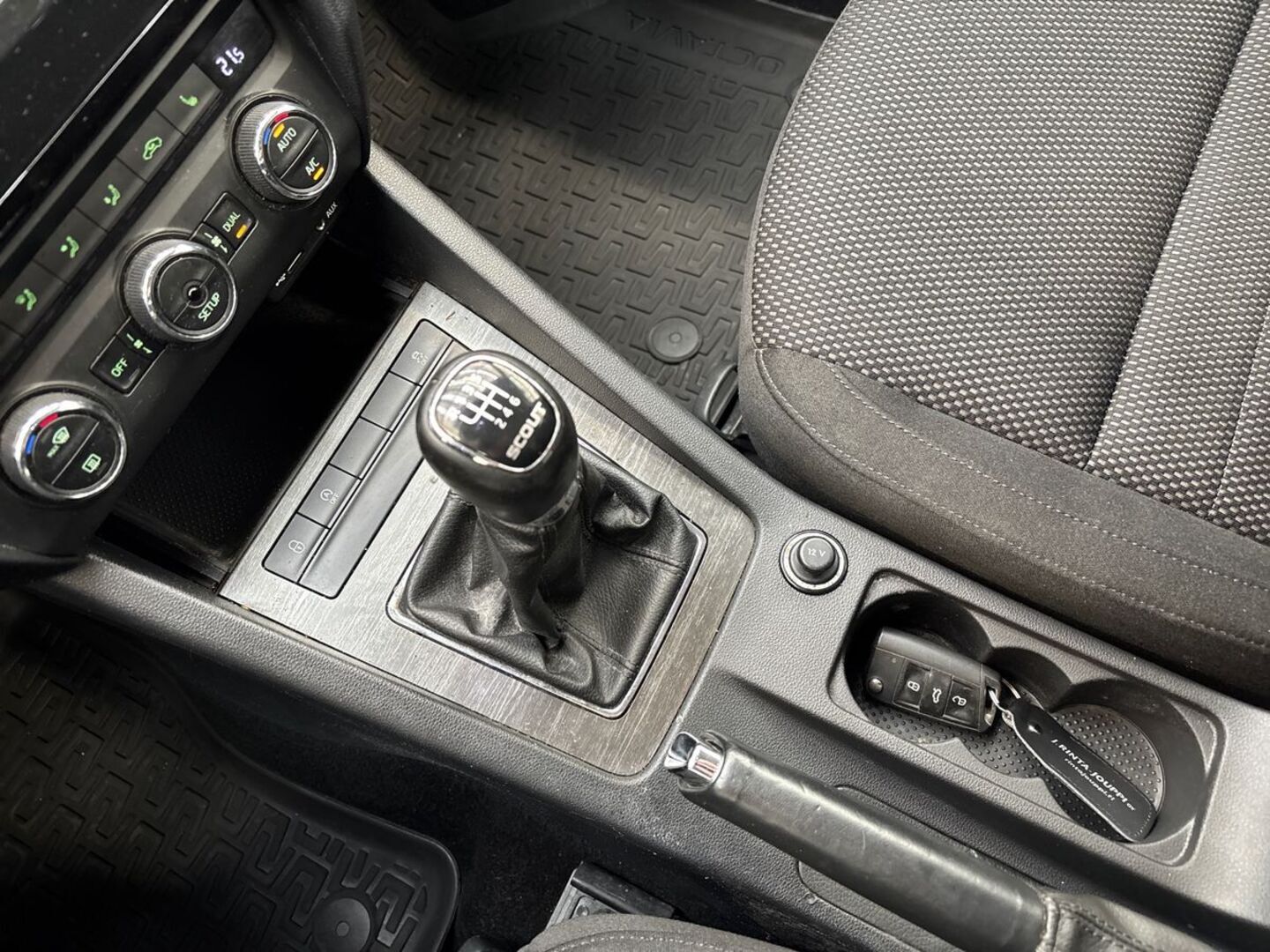SKODA Octavia 19