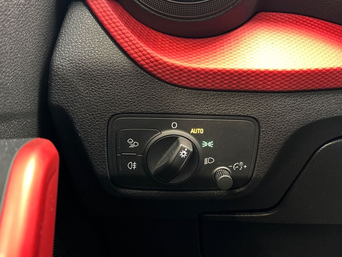 AUDI Q2 2017