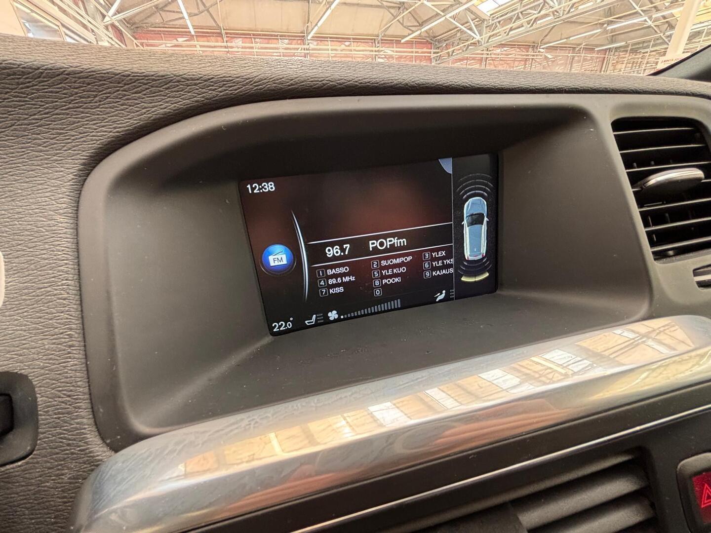 VOLVO V60 2016