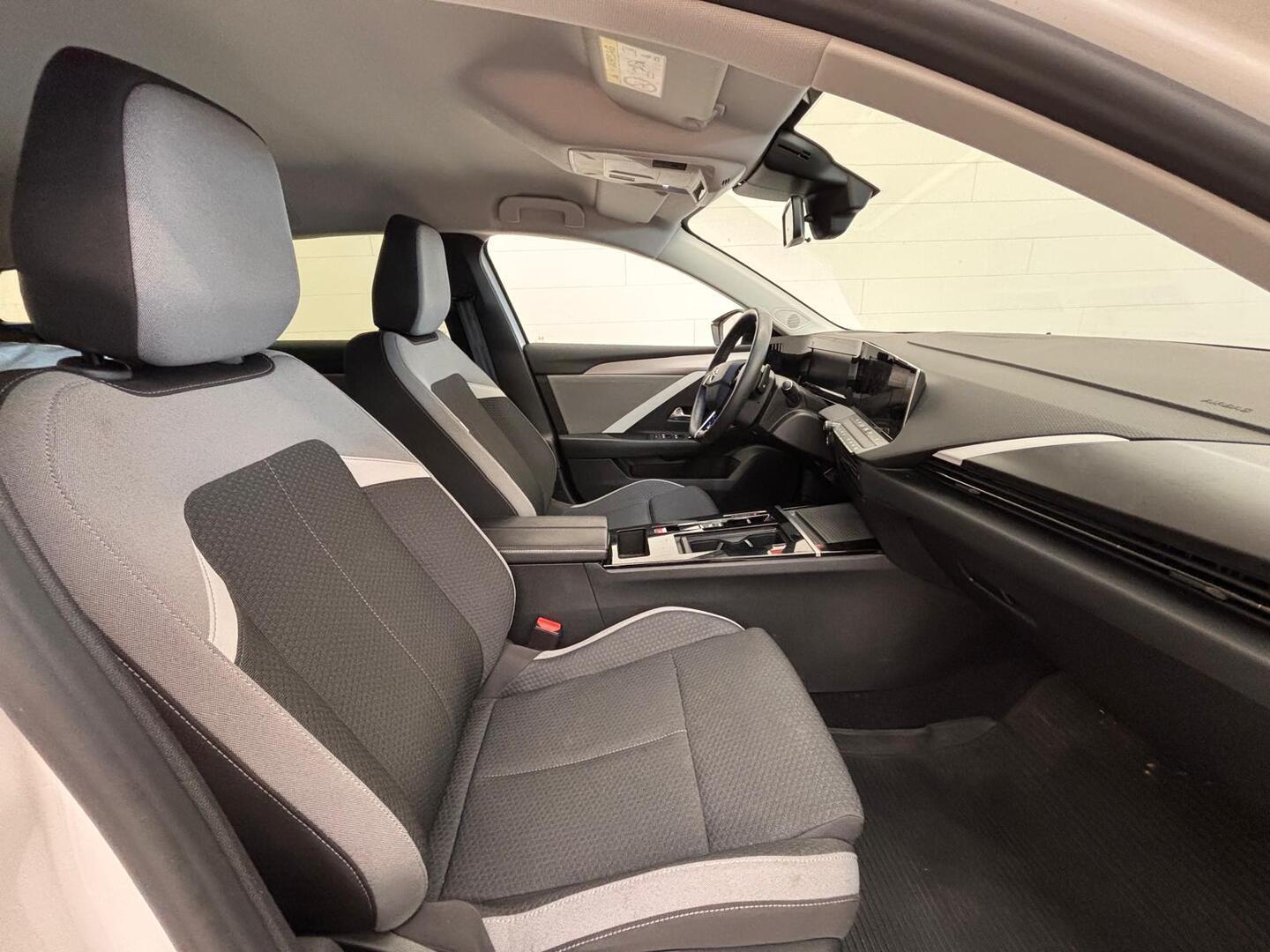 OPEL Astra 2024