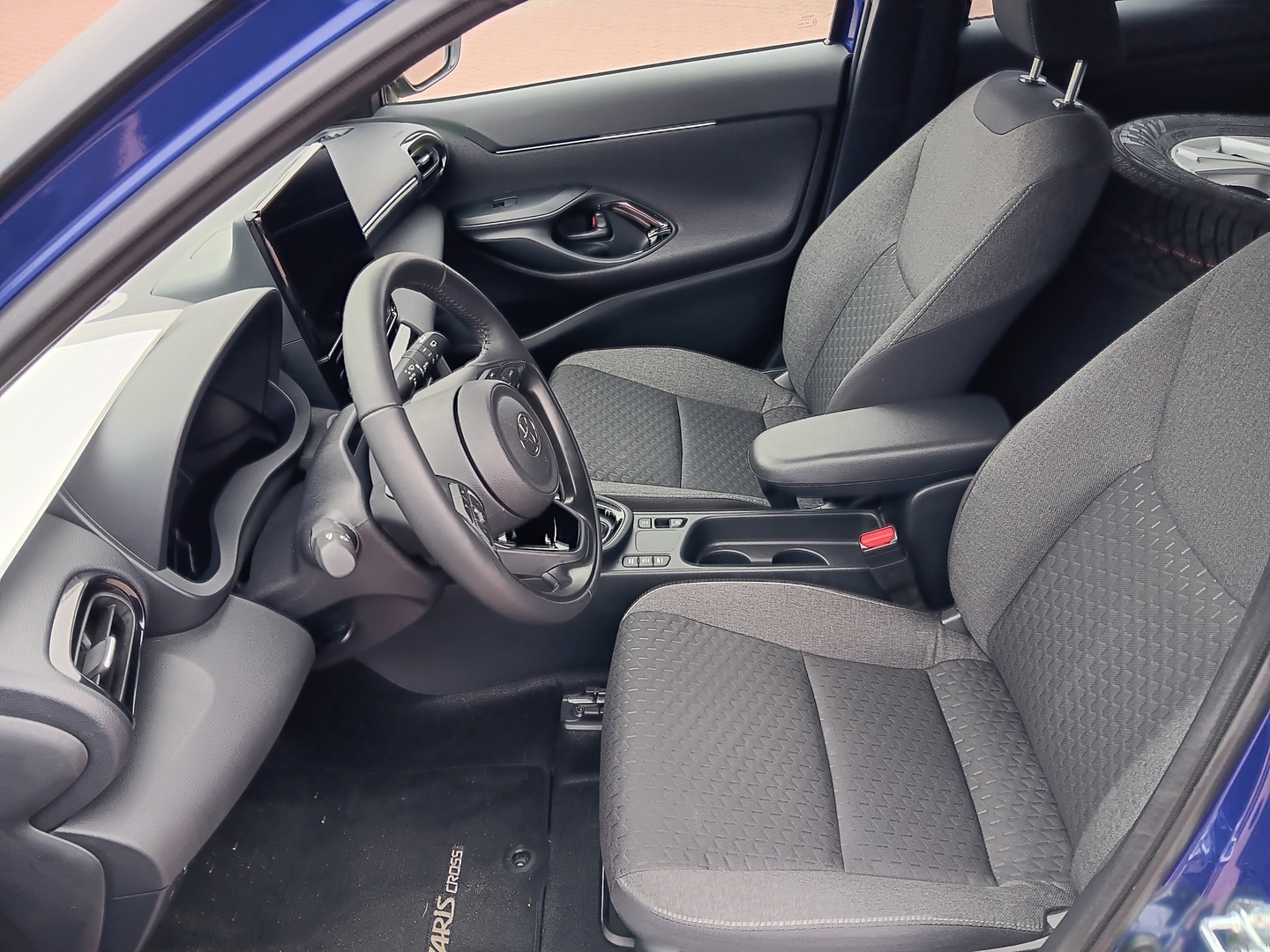 TOYOTA Yaris Cross 2026