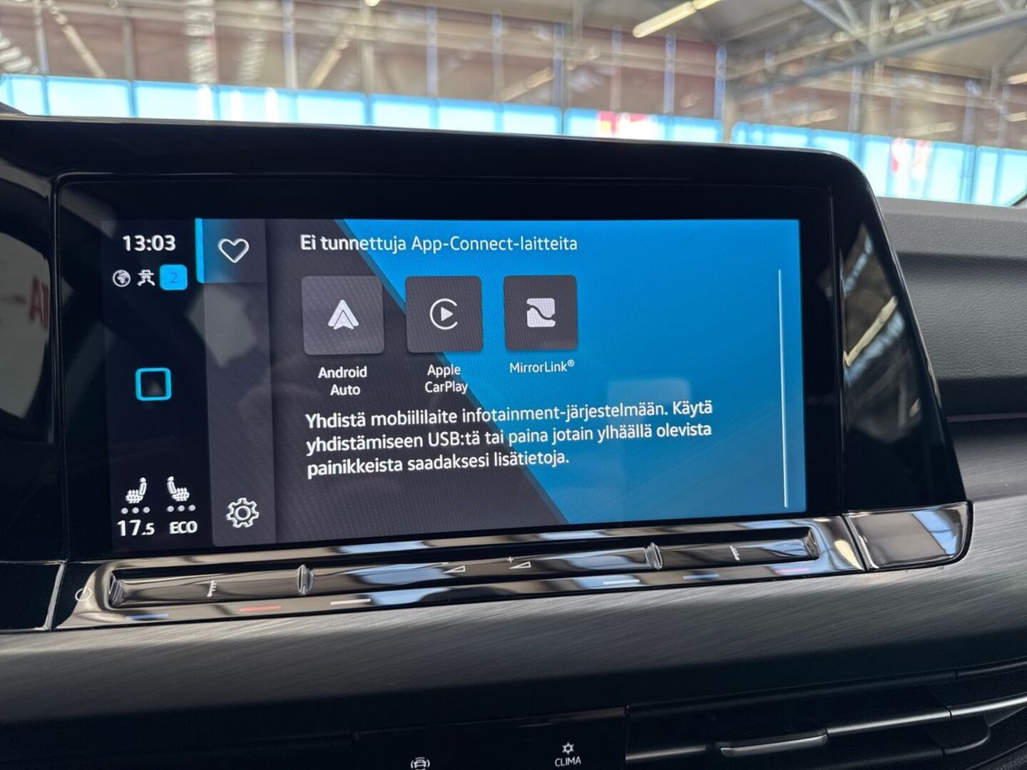 VOLKSWAGEN Golf 2023
