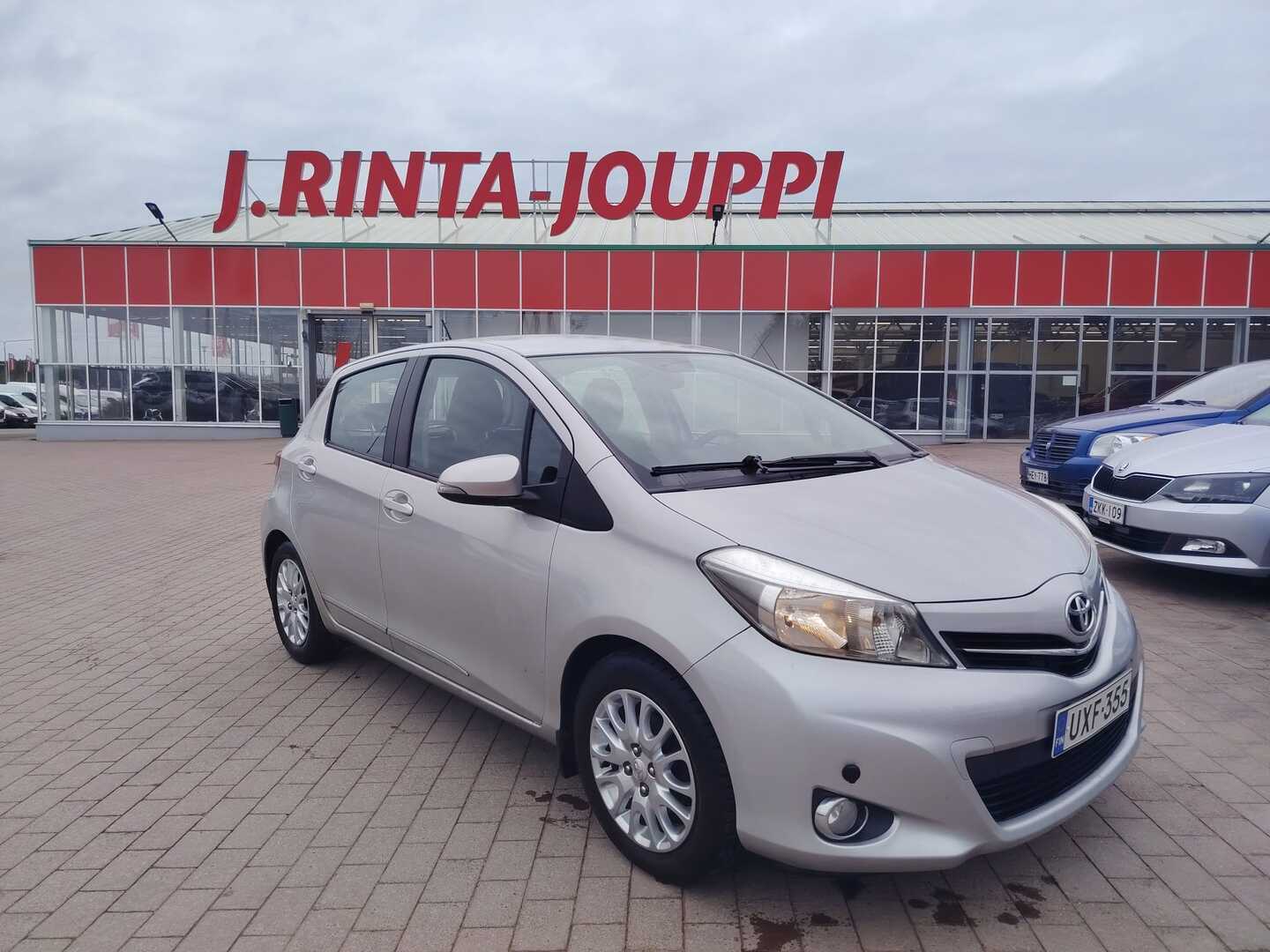 TOYOTA Yaris 2013