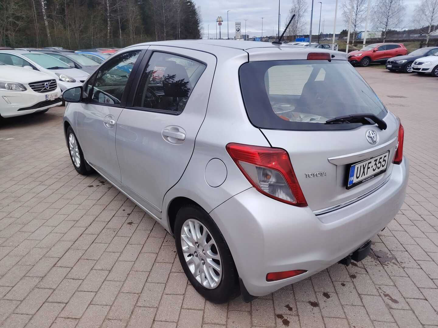 TOYOTA Yaris 2013
