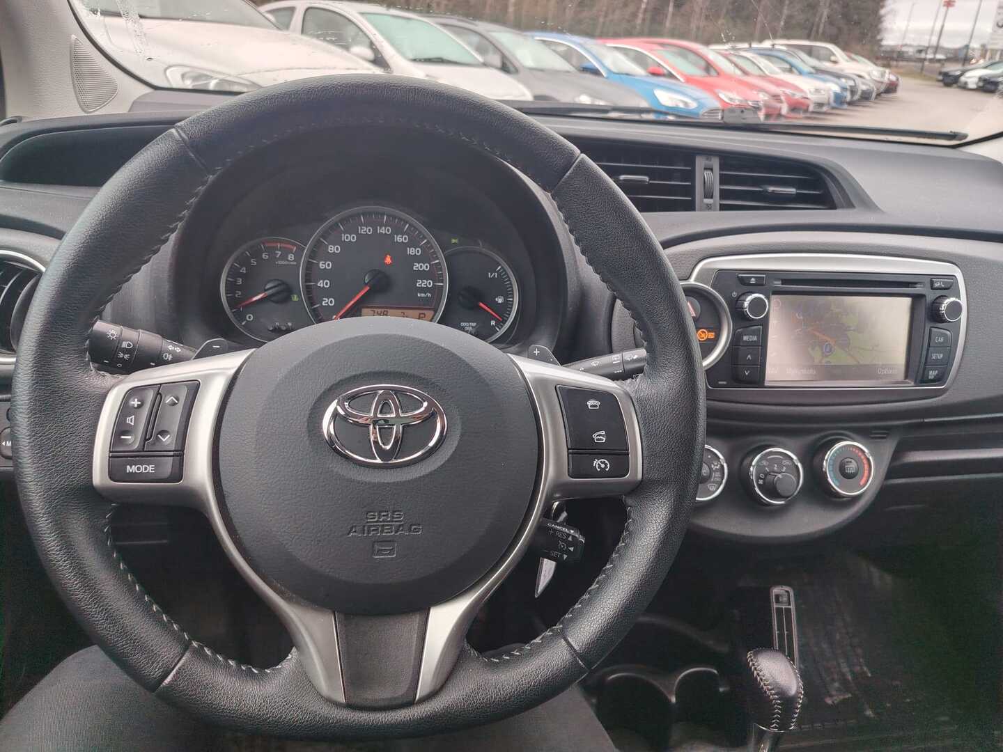 TOYOTA Yaris 2013