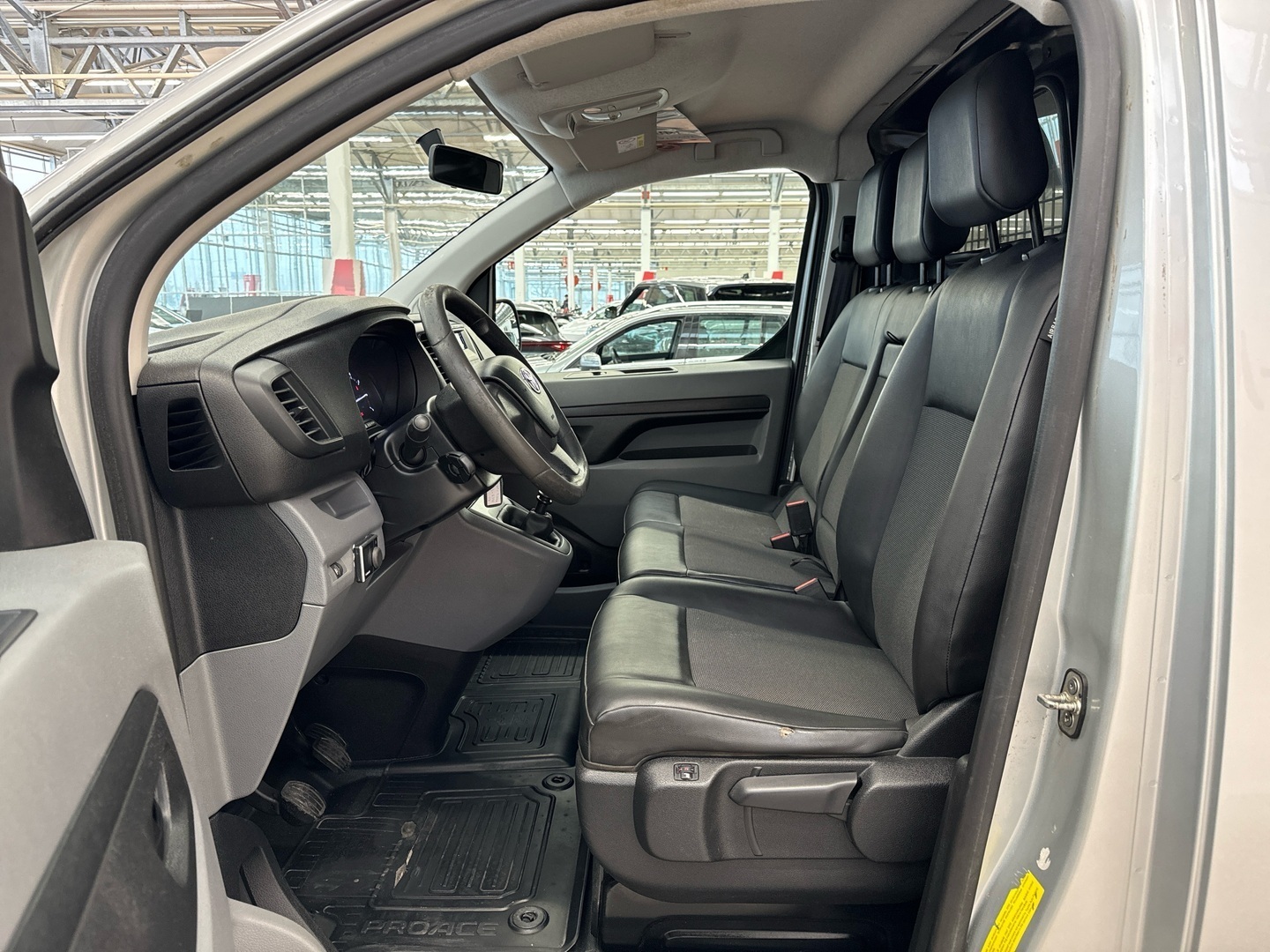 TOYOTA Proace 2017
