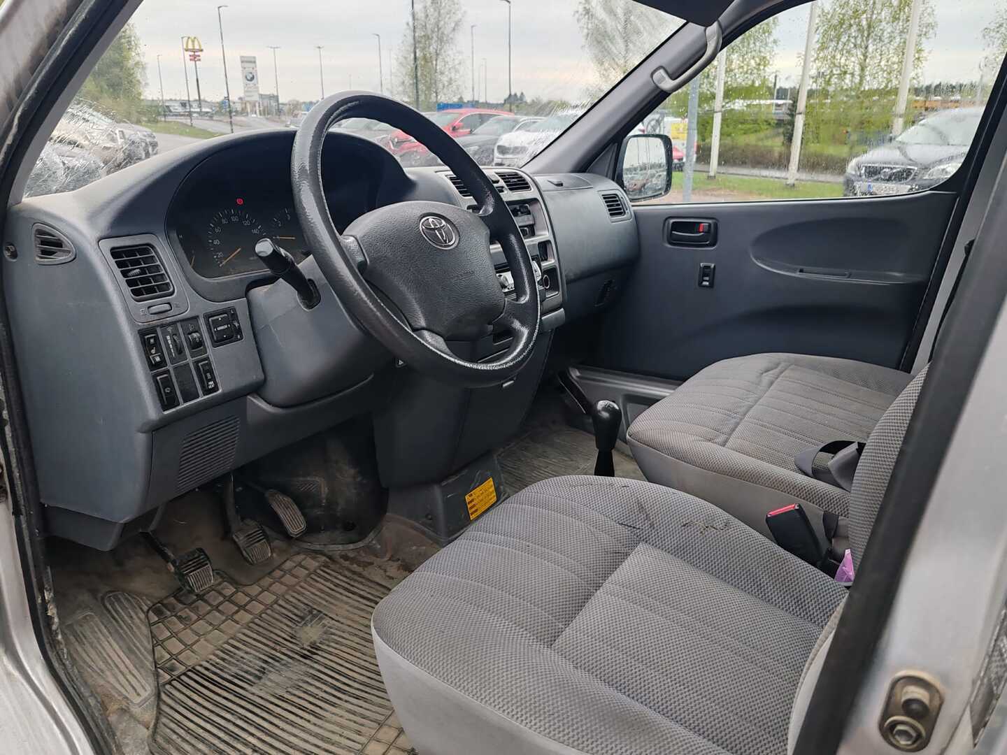 TOYOTA Hiace 2007