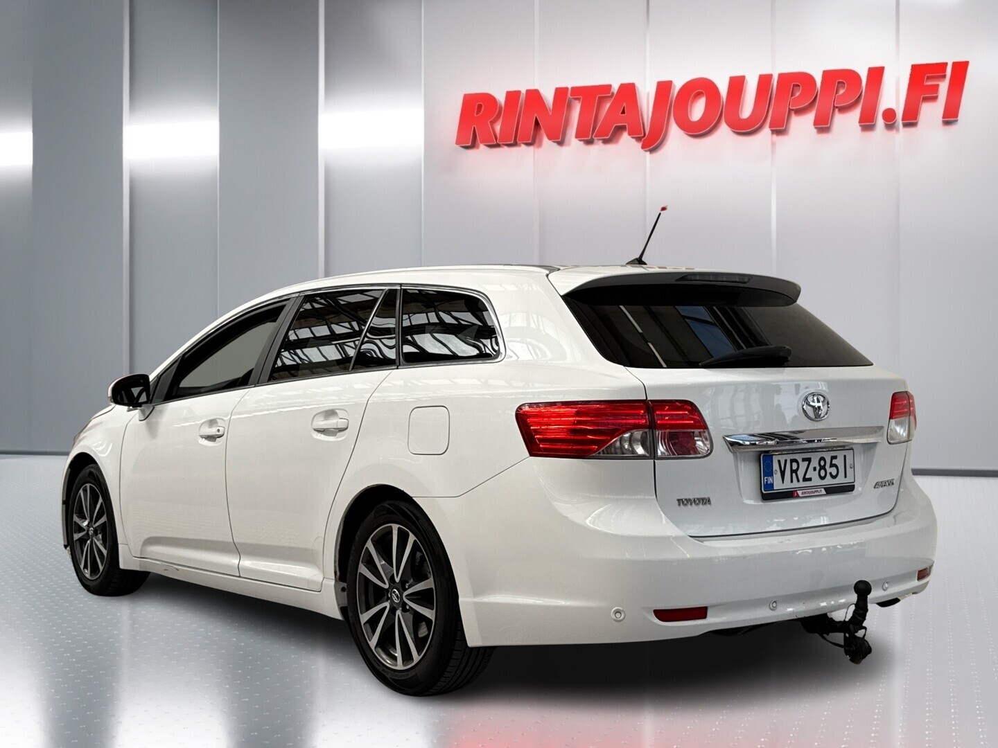 TOYOTA Avensis 2012
