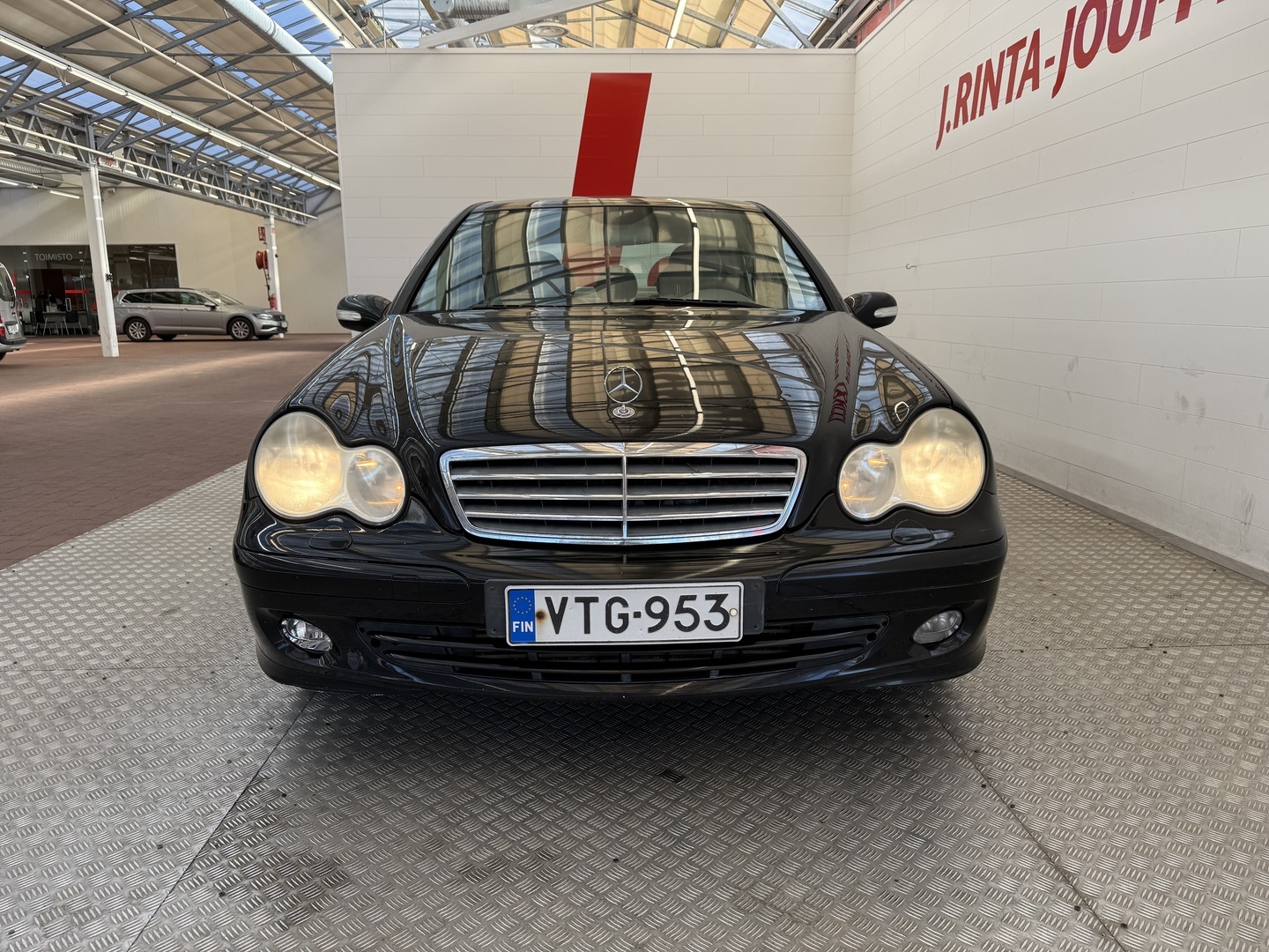 MERCEDES-BENZ C 2004