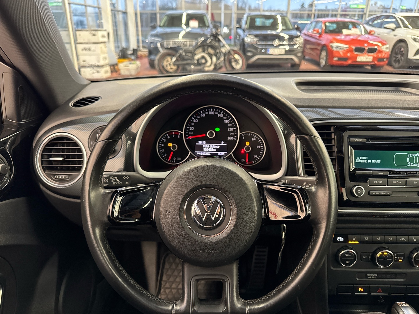 VOLKSWAGEN Beetle 2013
