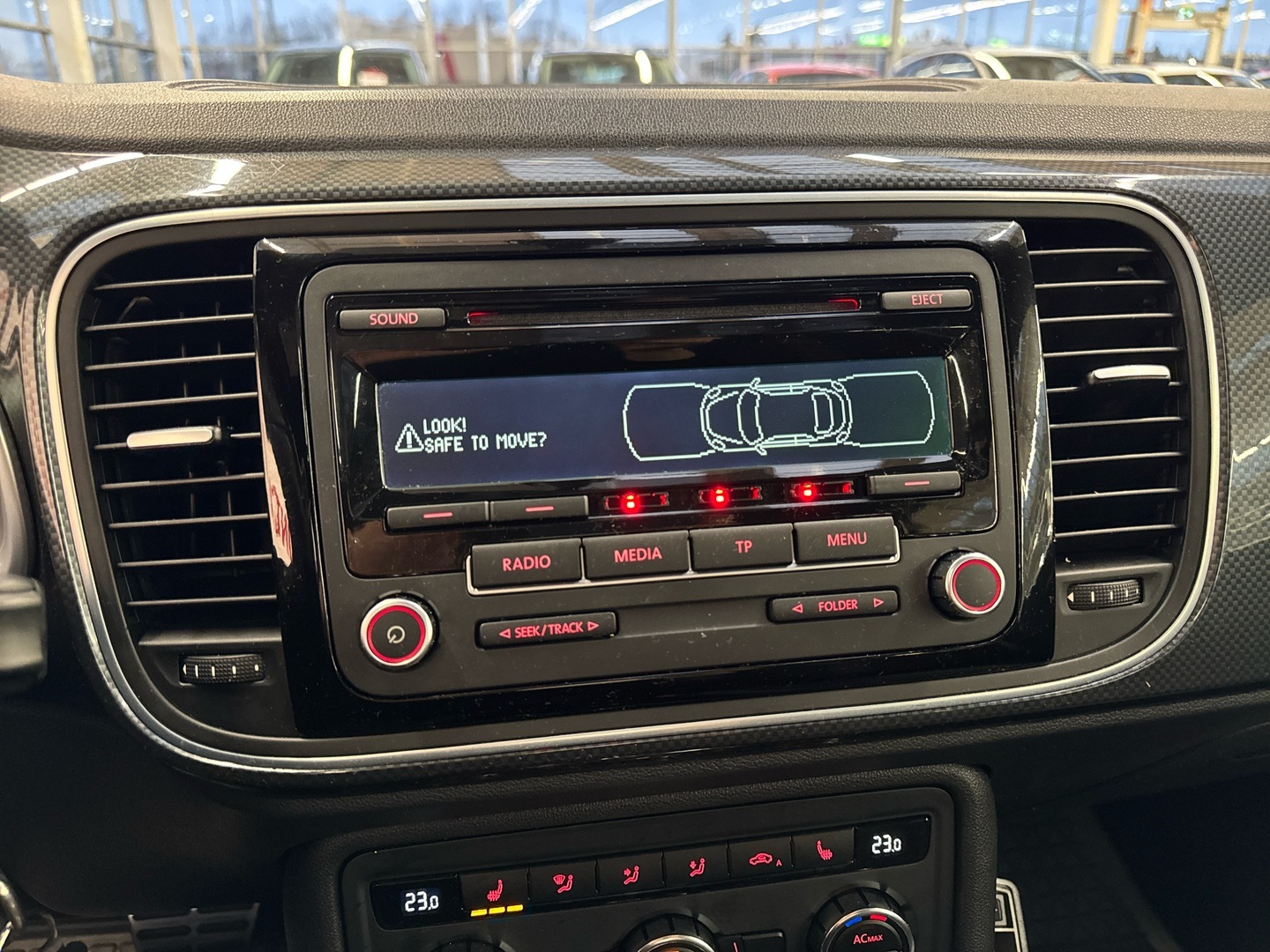 VOLKSWAGEN Beetle 2013