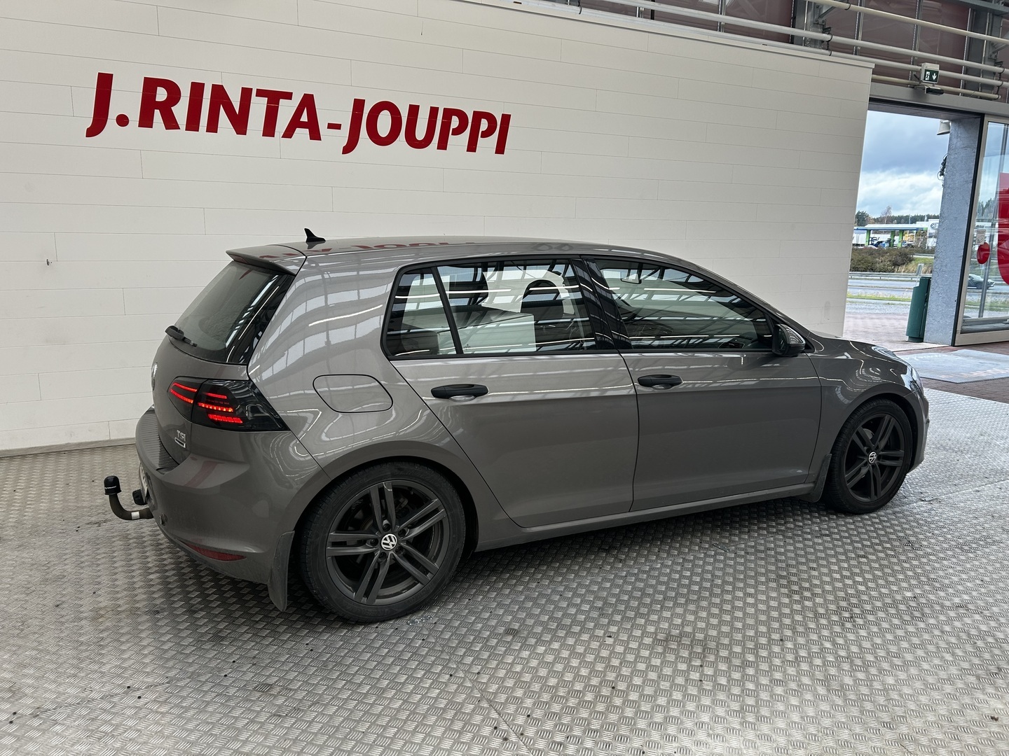 VOLKSWAGEN Golf 2016