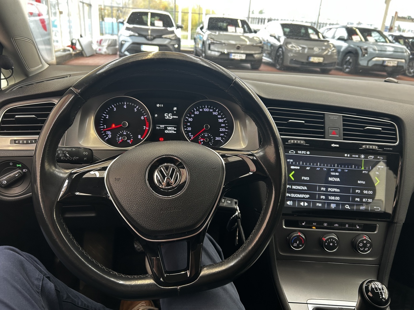 VOLKSWAGEN Golf 2016
