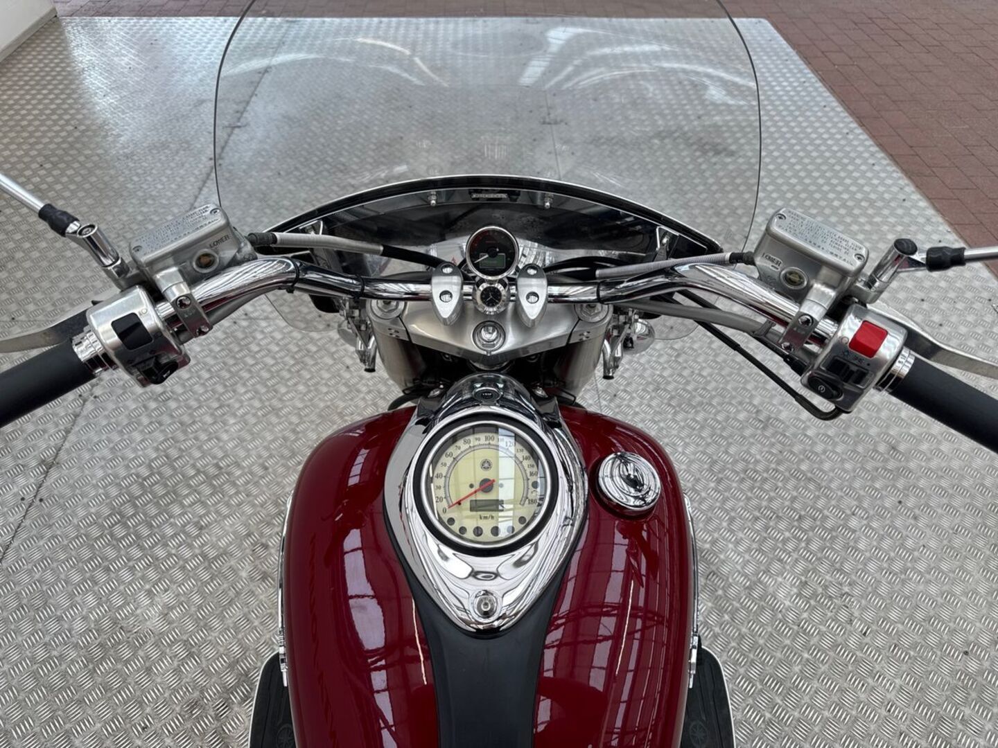 YAMAHA XVZ 2000