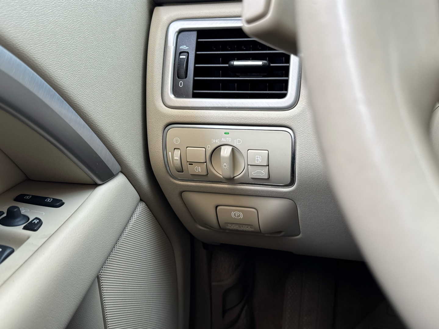 VOLVO V70 18