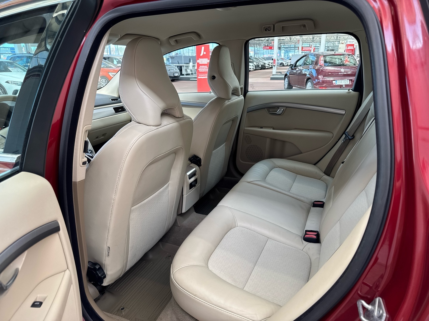 VOLVO V70 8