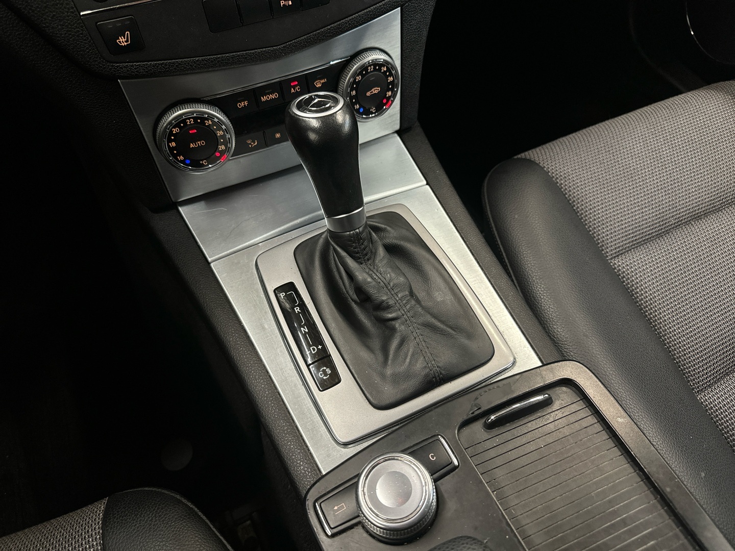 MERCEDES-BENZ C 2010