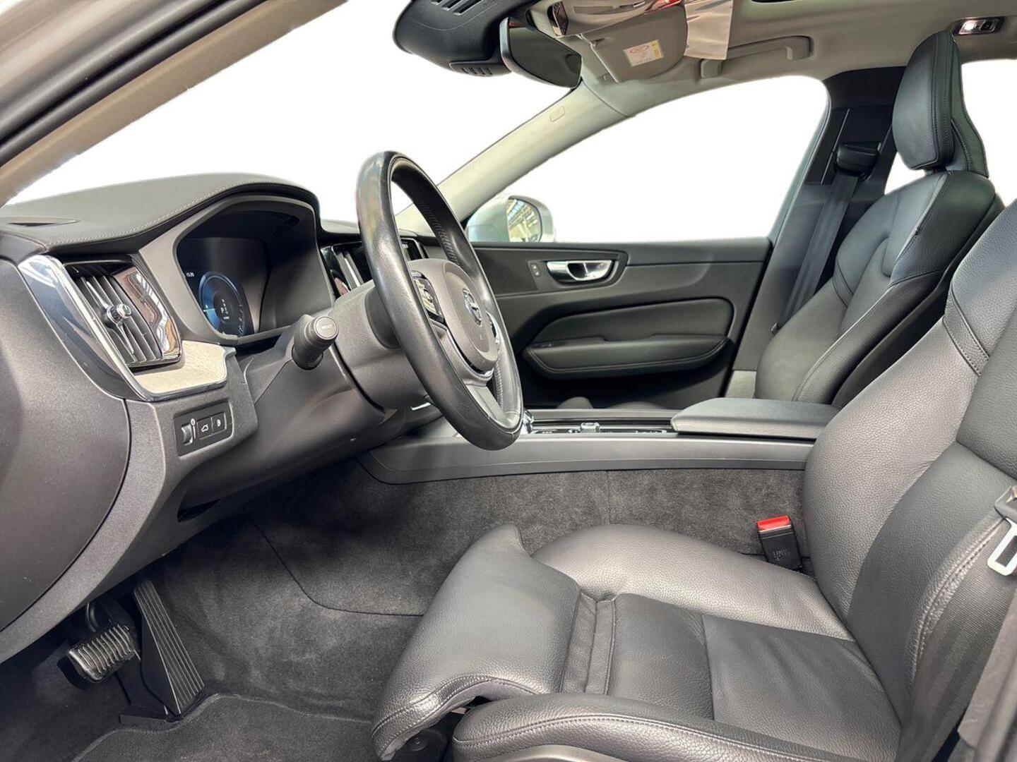 VOLVO XC60 7