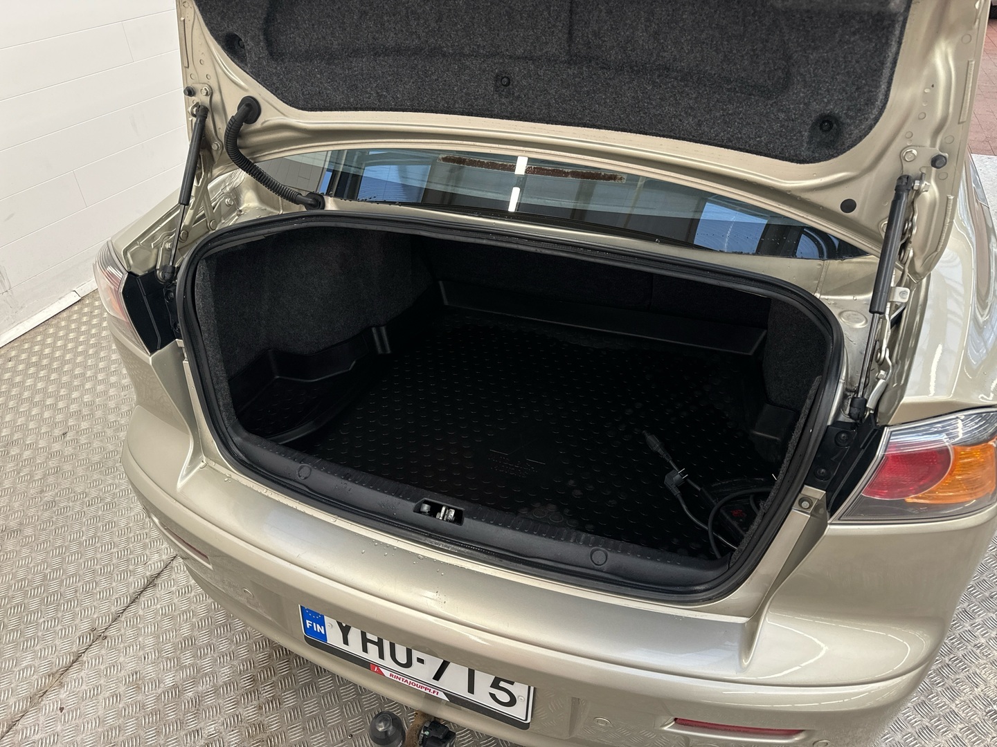 MITSUBISHI Lancer 2011