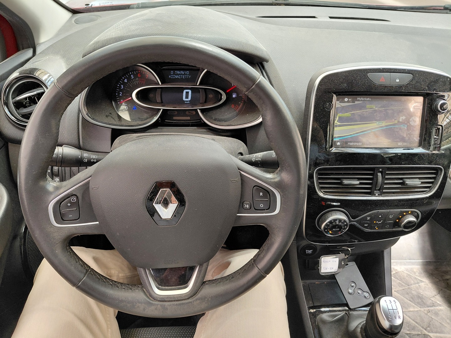 RENAULT Clio 2016