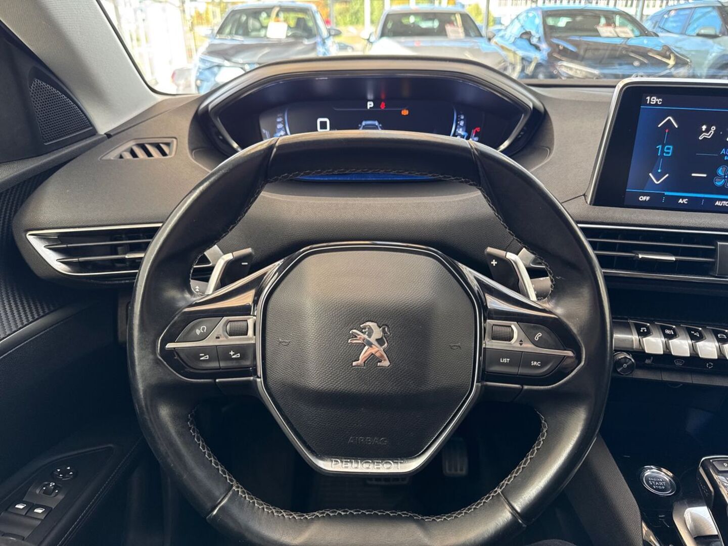 PEUGEOT 5008 2020