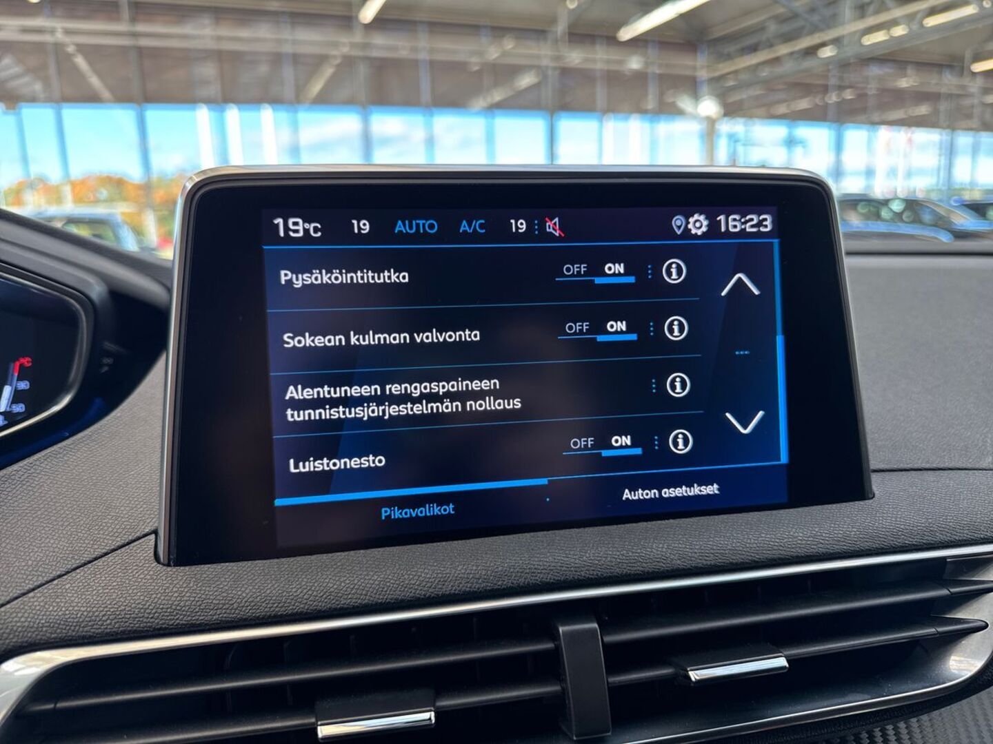 PEUGEOT 5008 2020