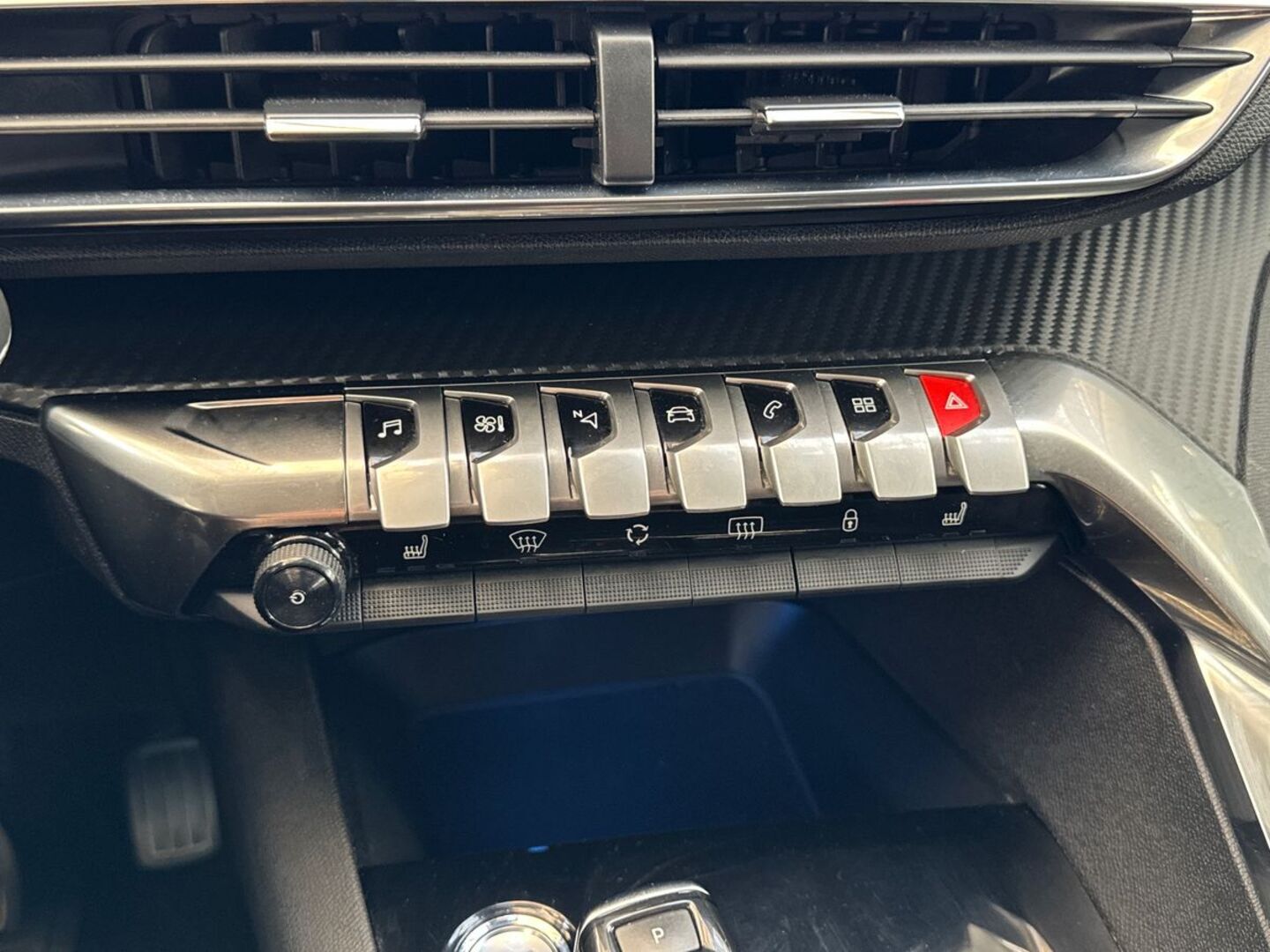 PEUGEOT 5008 2020