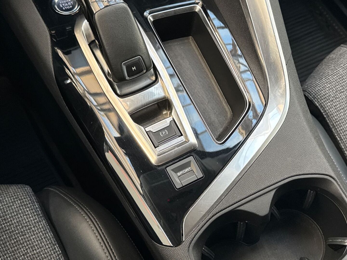 PEUGEOT 5008 2020