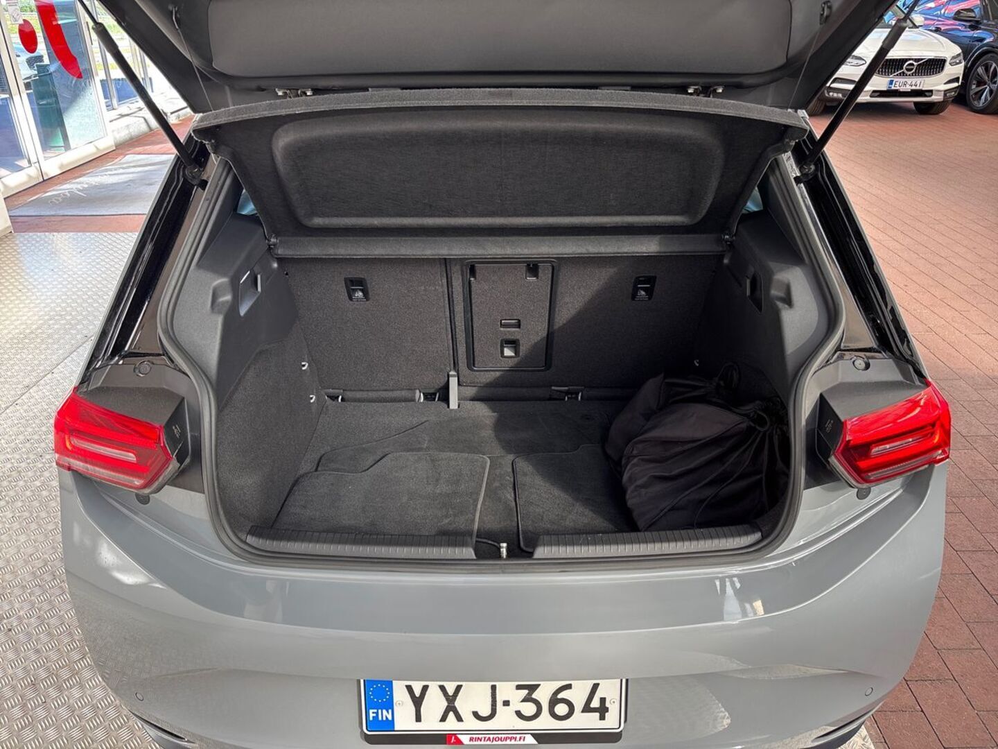 VOLKSWAGEN ID.3 11
