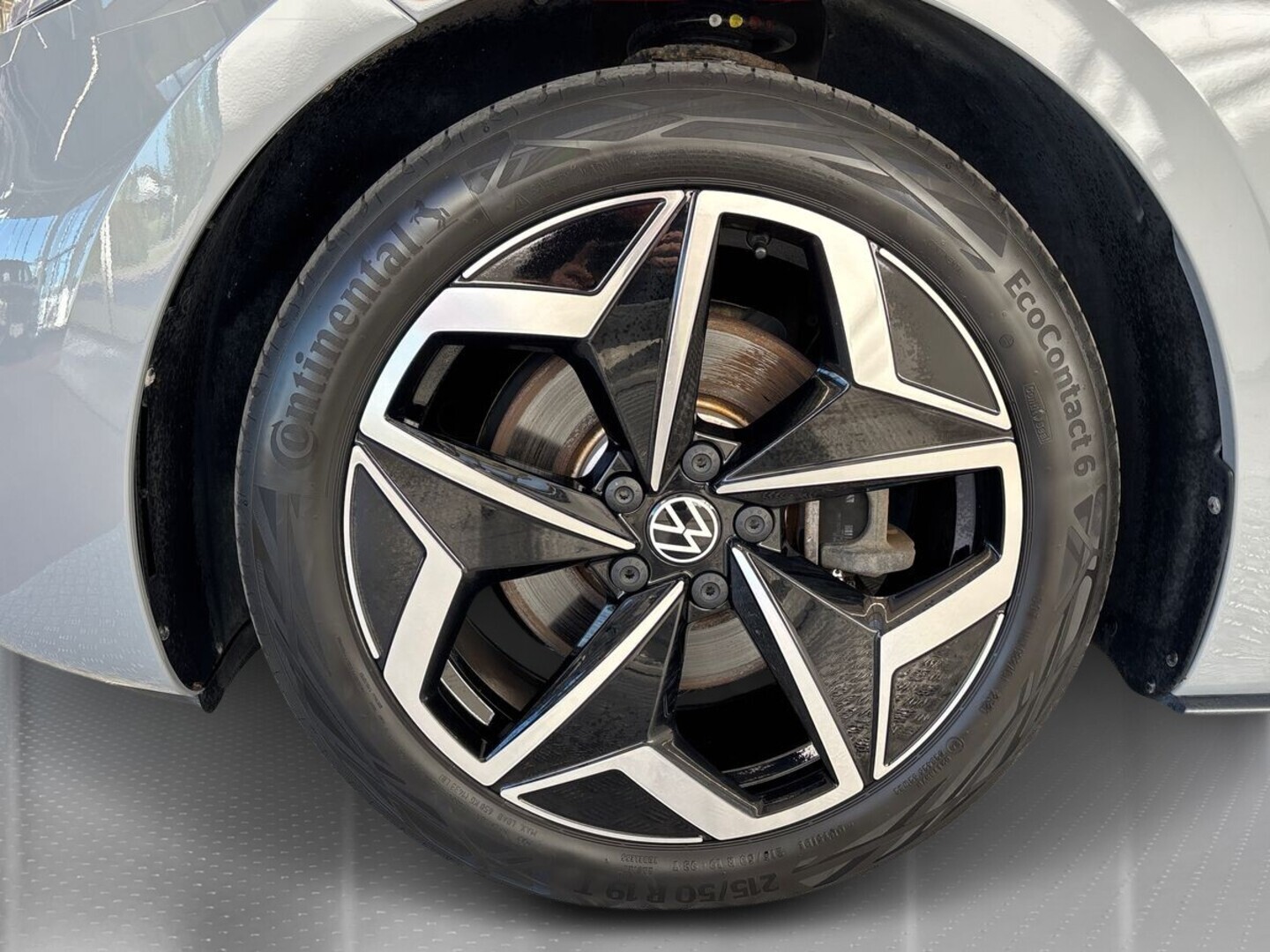 VOLKSWAGEN ID.3 13