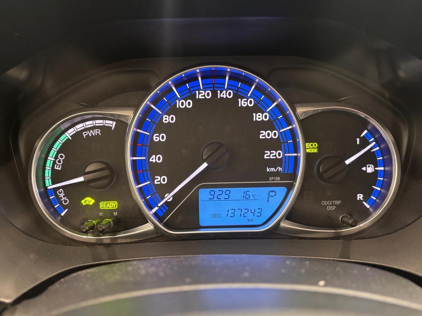 TOYOTA Yaris 2015