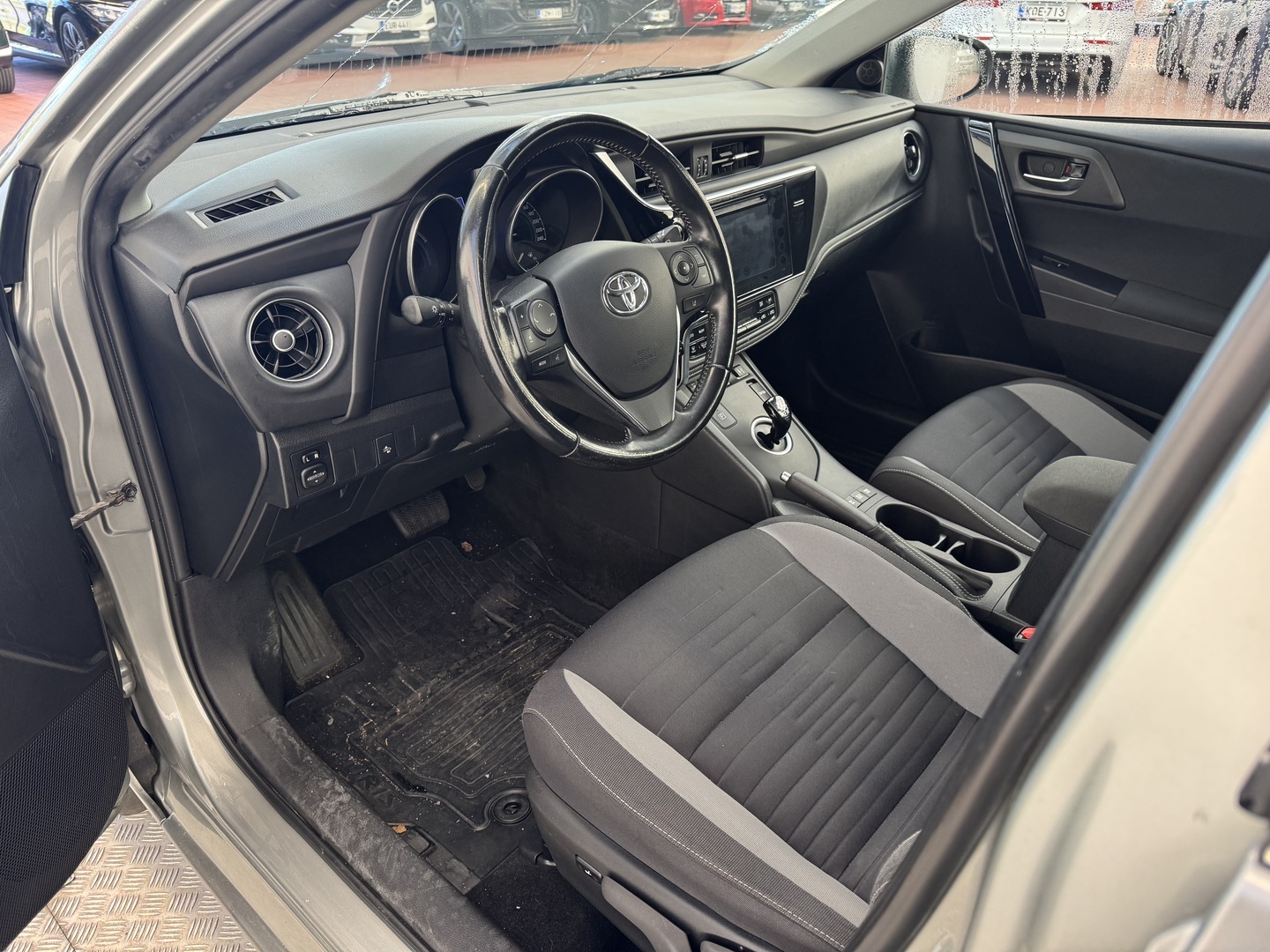 TOYOTA Auris 2017