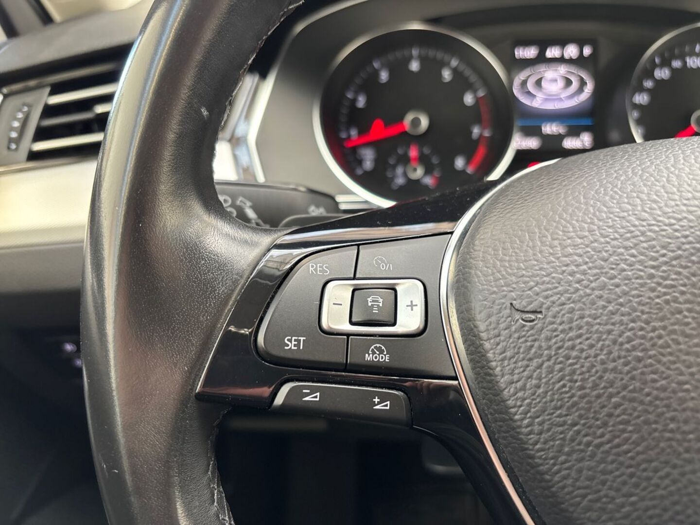 VOLKSWAGEN Passat 19